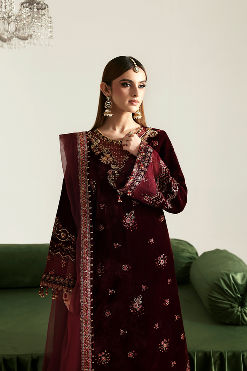 Emaan Adeel | Zarposh Velvet 25 | NADIRA - Official Emaan Adeel stockist in UK - Sakeena London