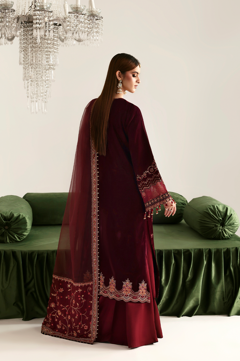 Emaan Adeel | Zarposh Velvet 25 | NADIRA - Official Emaan Adeel stockist in UK - Sakeena London
