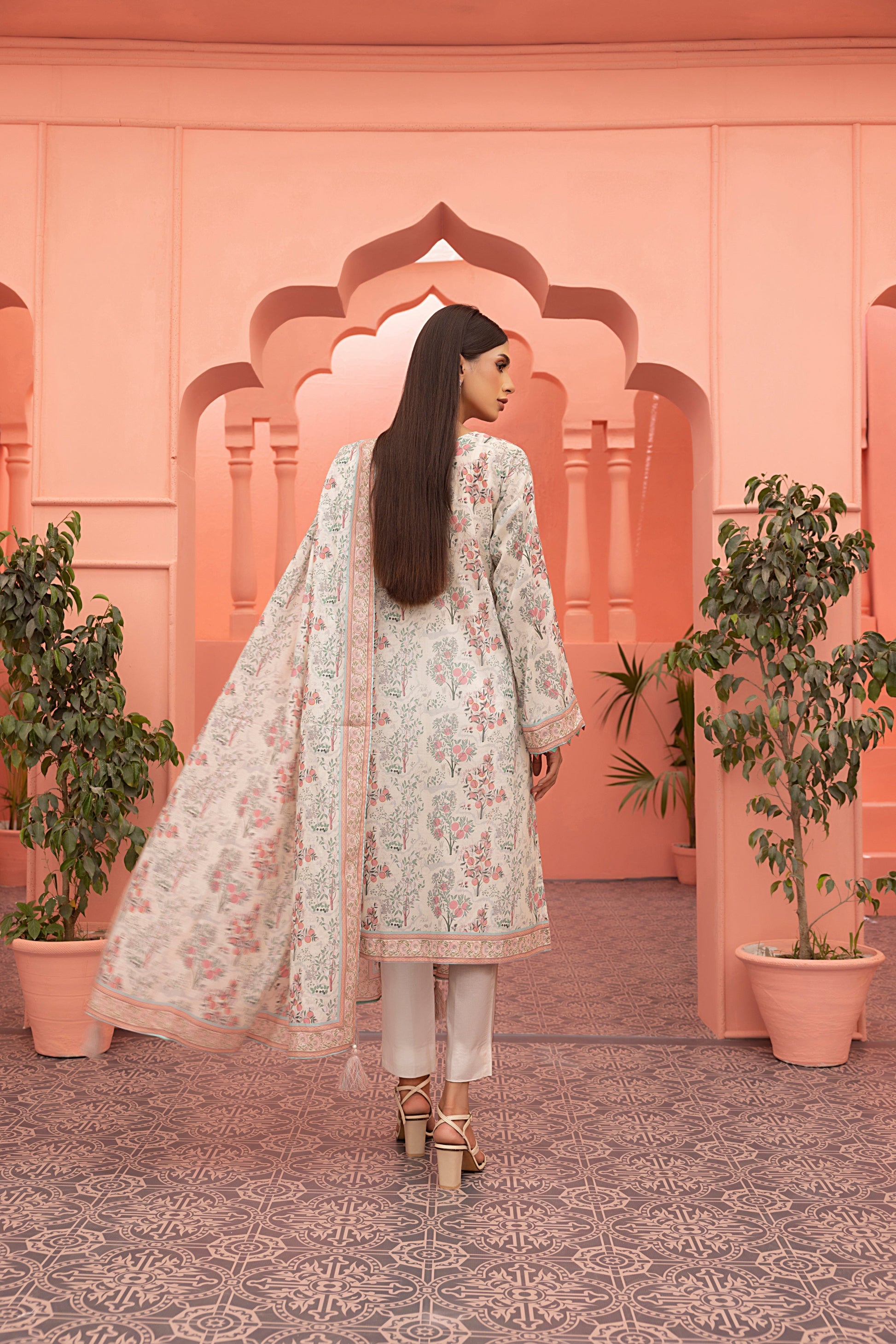 LSM | Winter Marina 24 | 0131 - Official LSM stockist in UK - Sakeena London