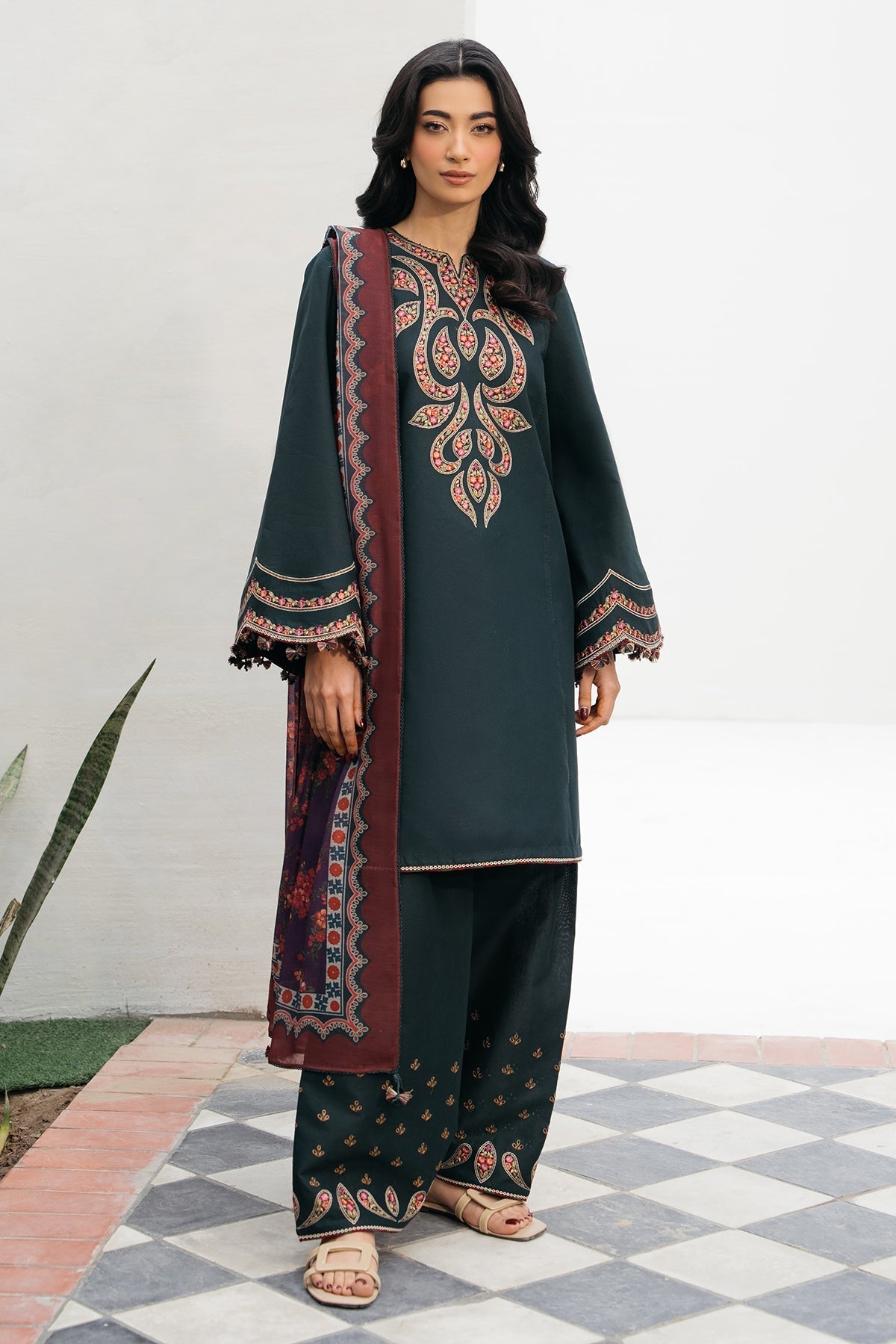 Jazmin | Summer Lawn 25 | USE-9181 - Official Jazmin stockist in UK - Sakeena London