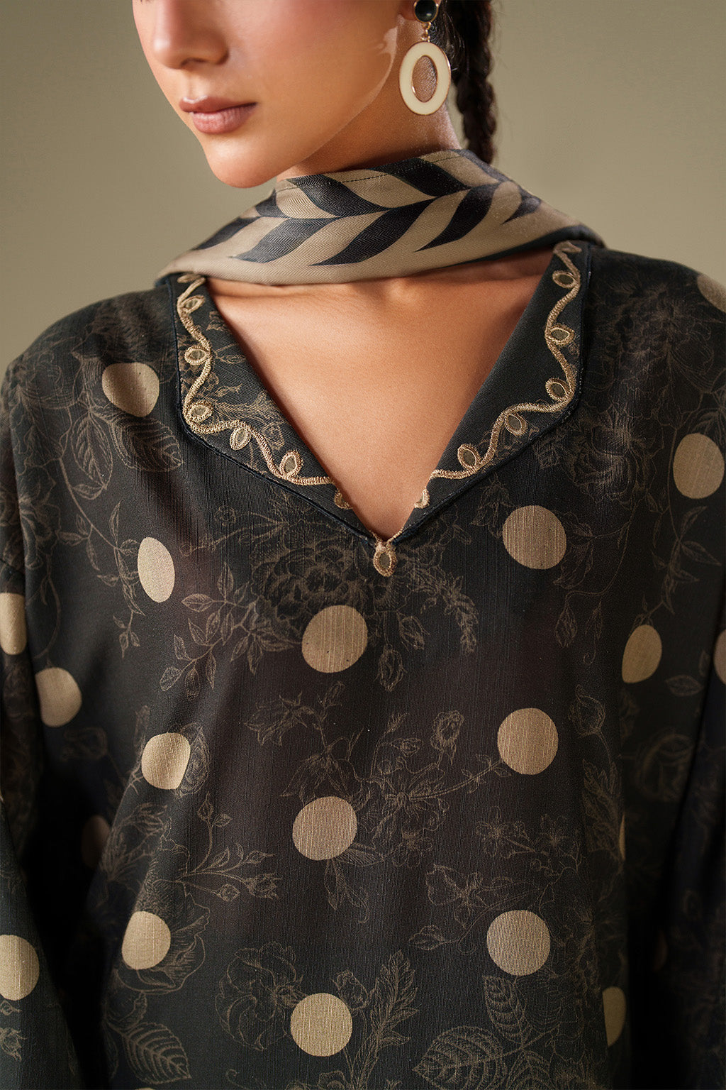 Iznik | Winter Chapter 25 | UE-571 Printed Khaddar - Official Iznik stockist in UK - Sakeena London