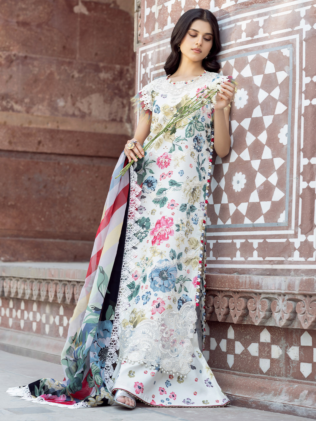 Bin Ilyas | Naqsh Naaz Luxury Lawn 25 | 2081 - A - Official Bin Ilyas stockist in UK - Sakeena London
