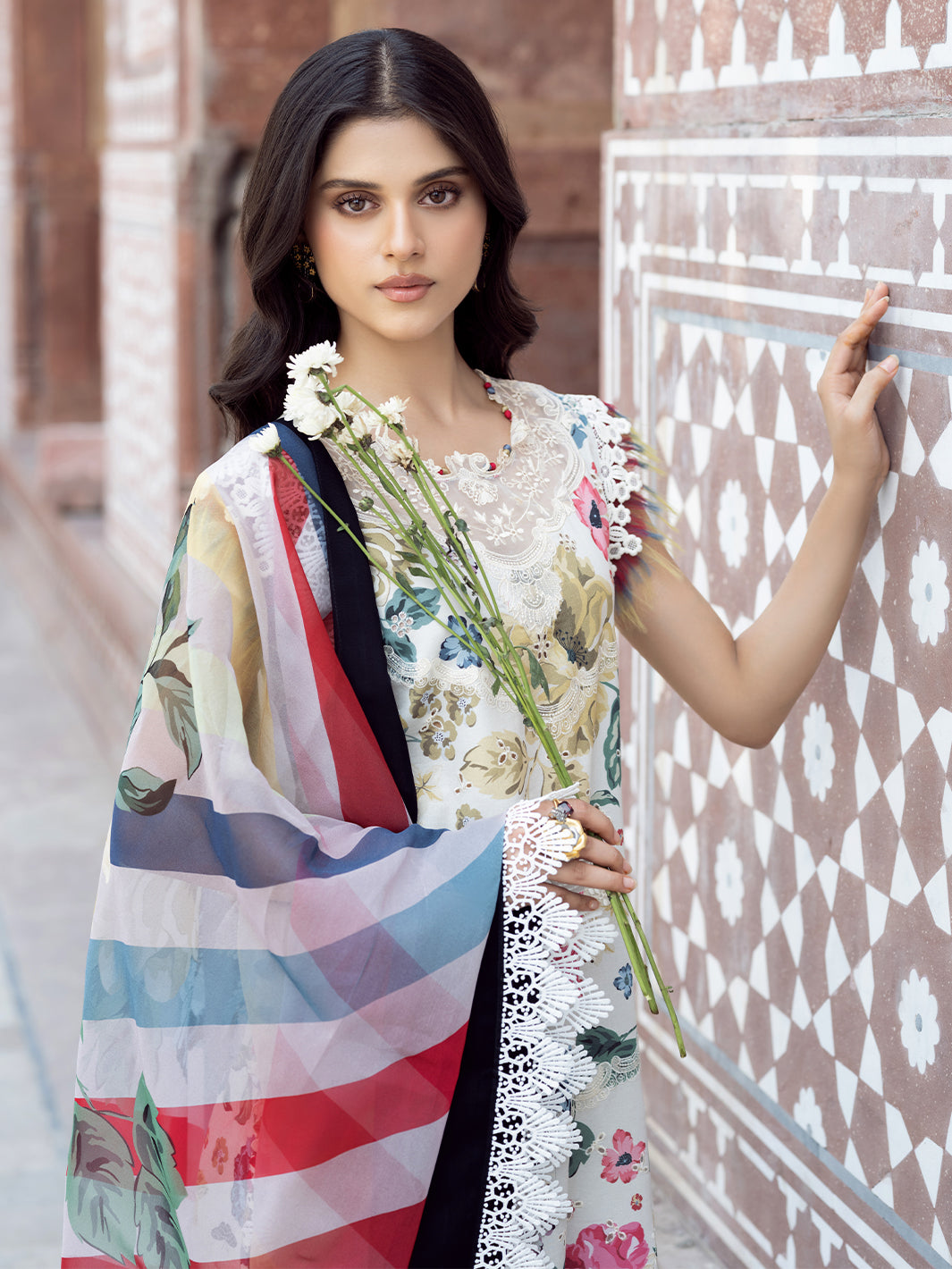 Bin Ilyas | Naqsh Naaz Luxury Lawn 25 | 2081 - A - Official Bin Ilyas stockist in UK - Sakeena London