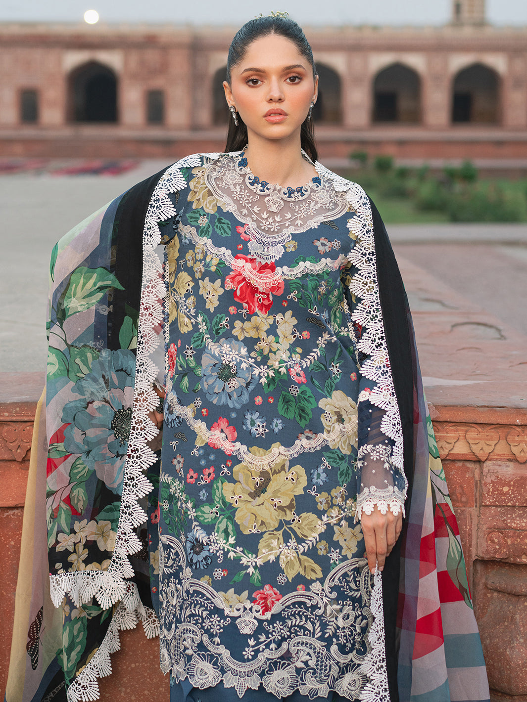 Bin Ilyas | Naqsh Naaz Luxury Lawn 25 | 2081 - B - Official Bin Ilyas stockist in UK - Sakeena London