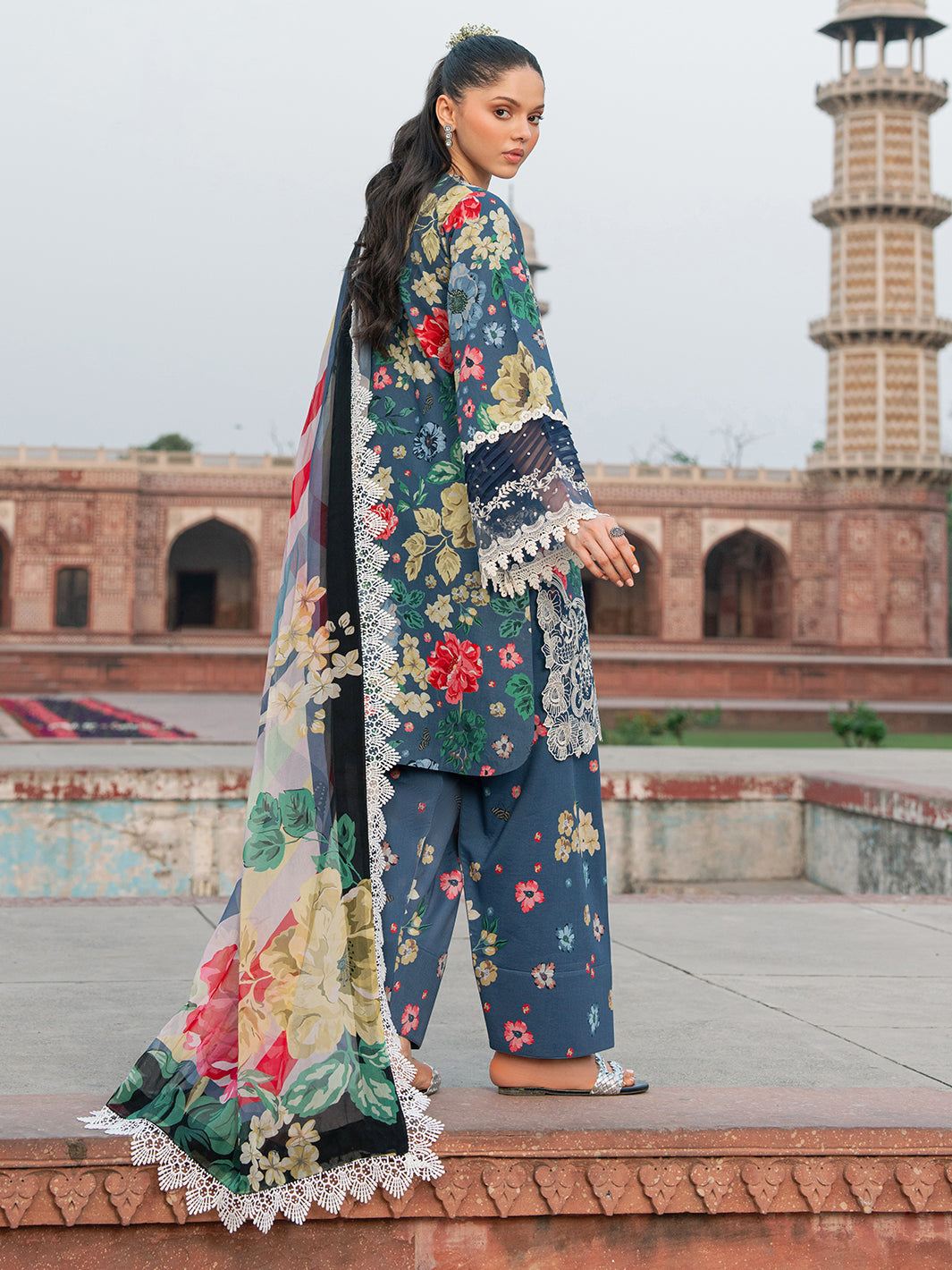Bin Ilyas | Naqsh Naaz Luxury Lawn 25 | 2081 - B - Official Bin Ilyas stockist in UK - Sakeena London