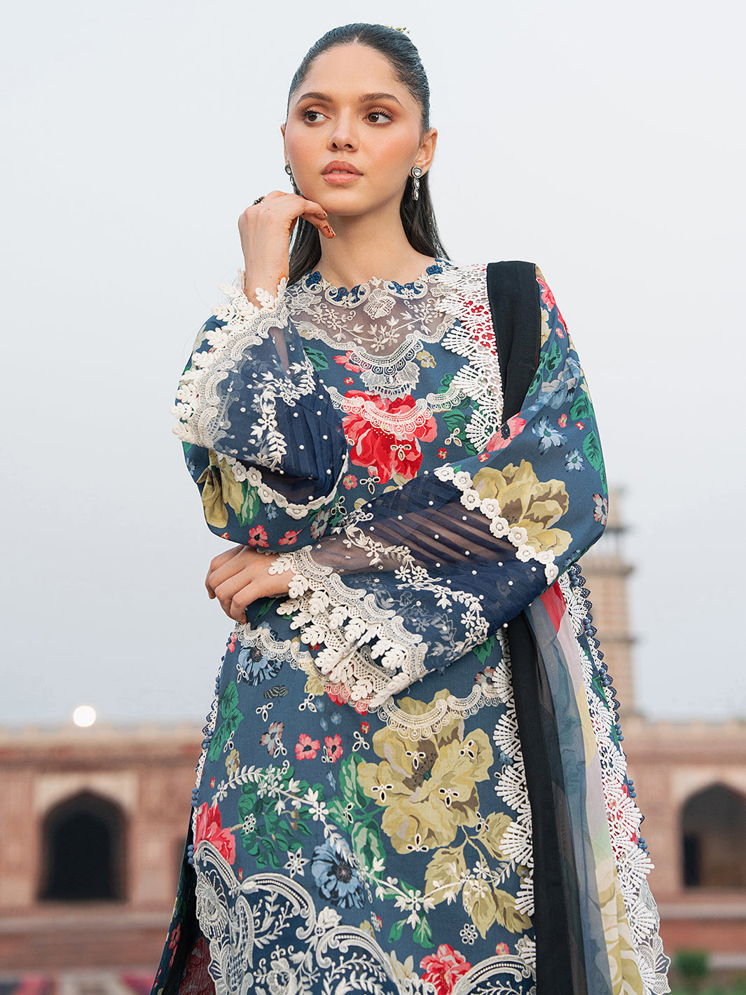 Bin Ilyas | Naqsh Naaz Luxury Lawn 25 | 2081 - B - Official Bin Ilyas stockist in UK - Sakeena London