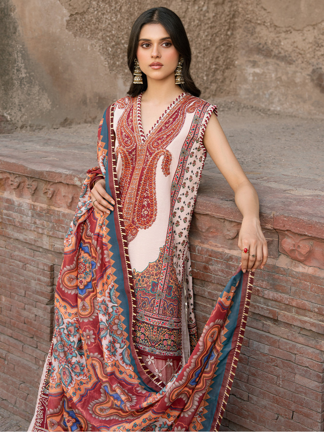 Bin Ilyas | Naqsh Naaz Luxury Lawn 25 | 2083 - A - Official BIN stockist in UK - Sakeena London