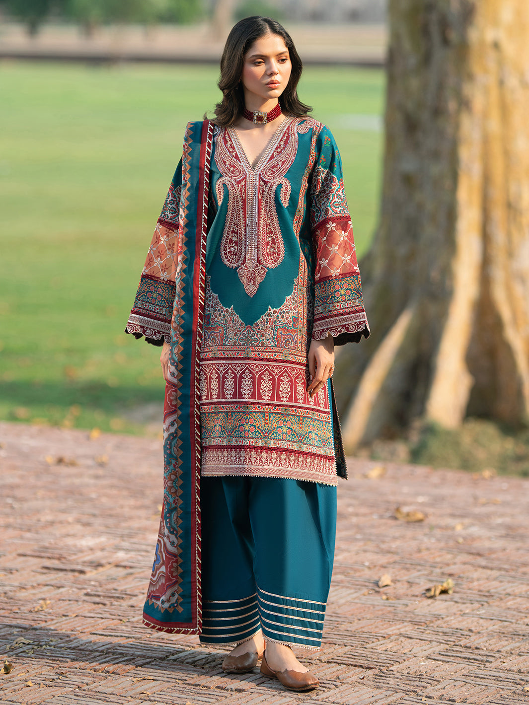 Bin Ilyas | Naqsh Naaz Luxury Lawn 25 | 2083 - B - Official Bin Ilyas stockist in UK - Sakeena London