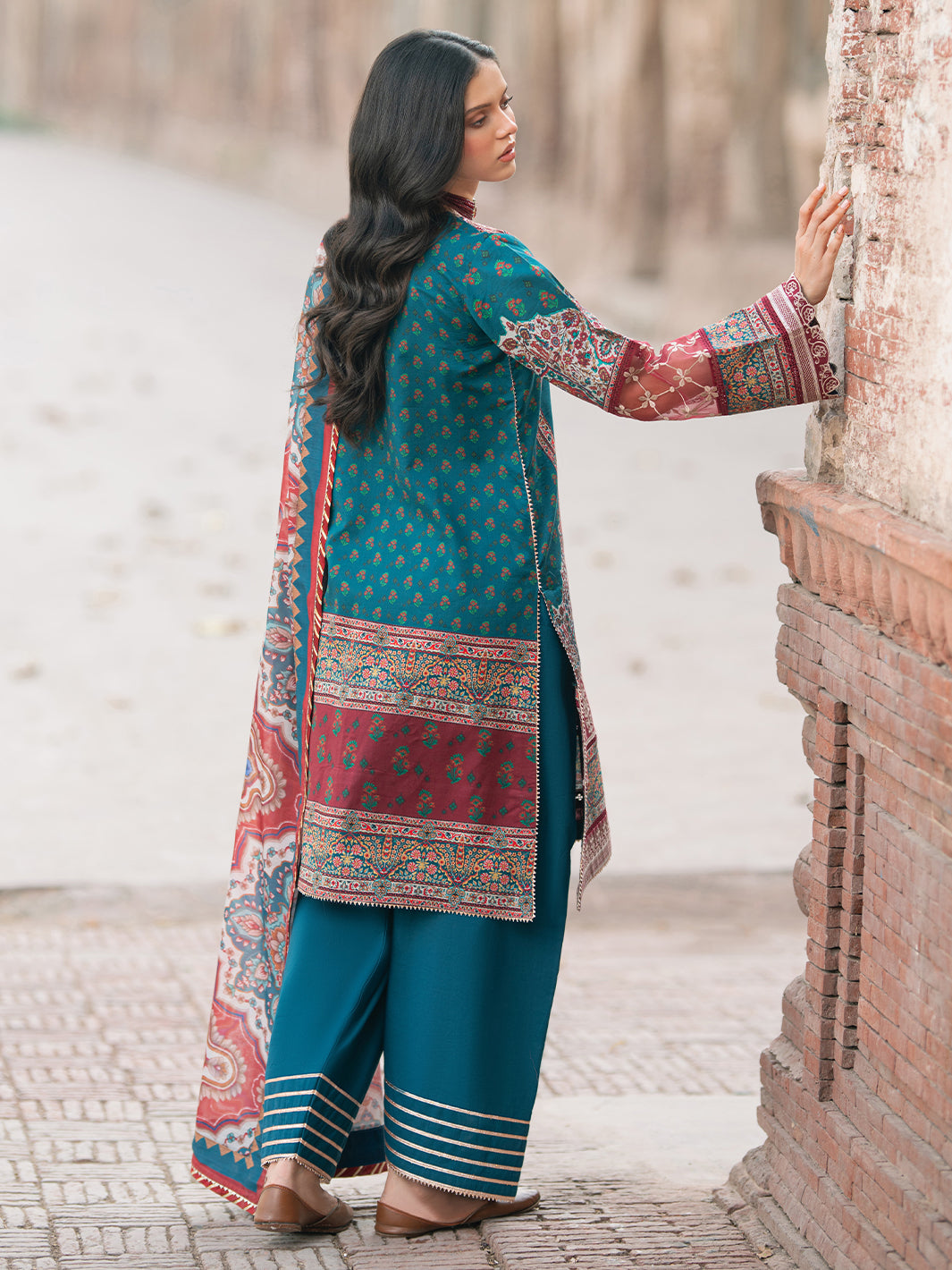 Bin Ilyas | Naqsh Naaz Luxury Lawn 25 | 2083 - B - Official Bin Ilyas stockist in UK - Sakeena London