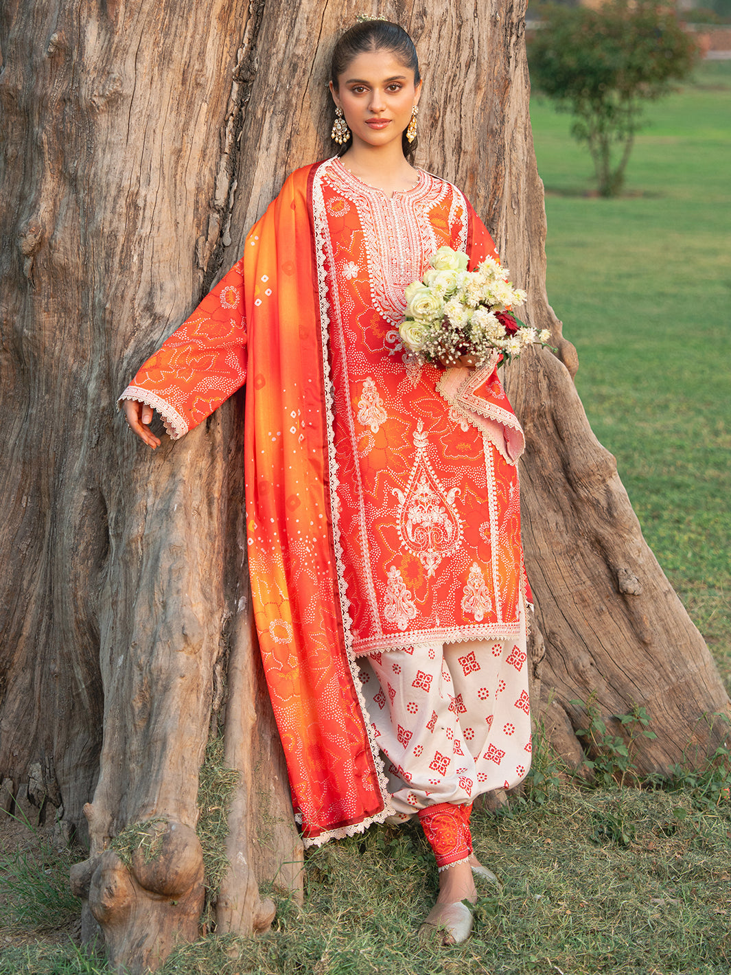 Bin Ilyas | Naqsh Naaz Luxury Lawn 25 | 2084 - A - Official Bin Ilyas stockist in UK - Sakeena London