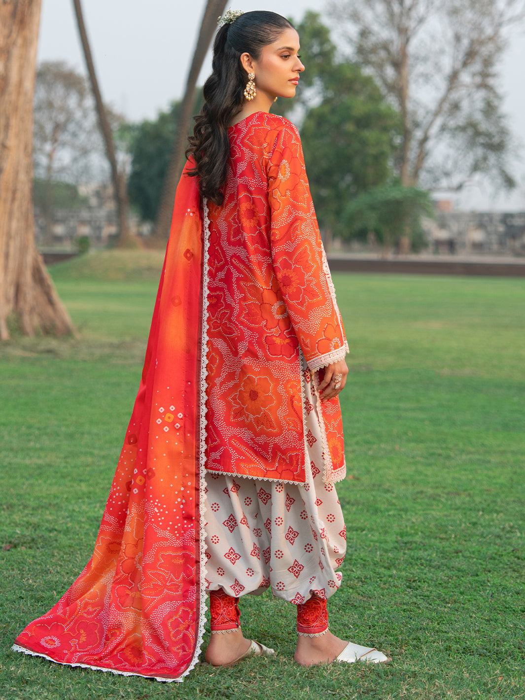 Bin Ilyas | Naqsh Naaz Luxury Lawn 25 | 2084 - A - Official Bin Ilyas stockist in UK - Sakeena London