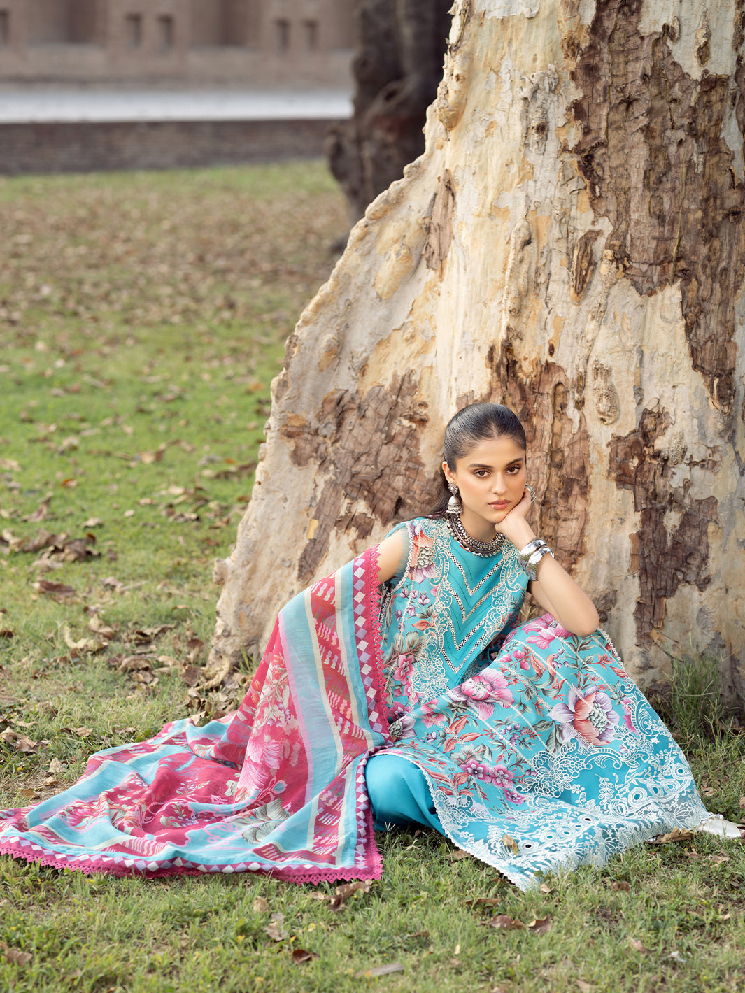 Bin Ilyas | Naqsh Naaz Luxury Lawn 25 | 2085 - B - Official Bin Ilyas stockist in UK - Sakeena London