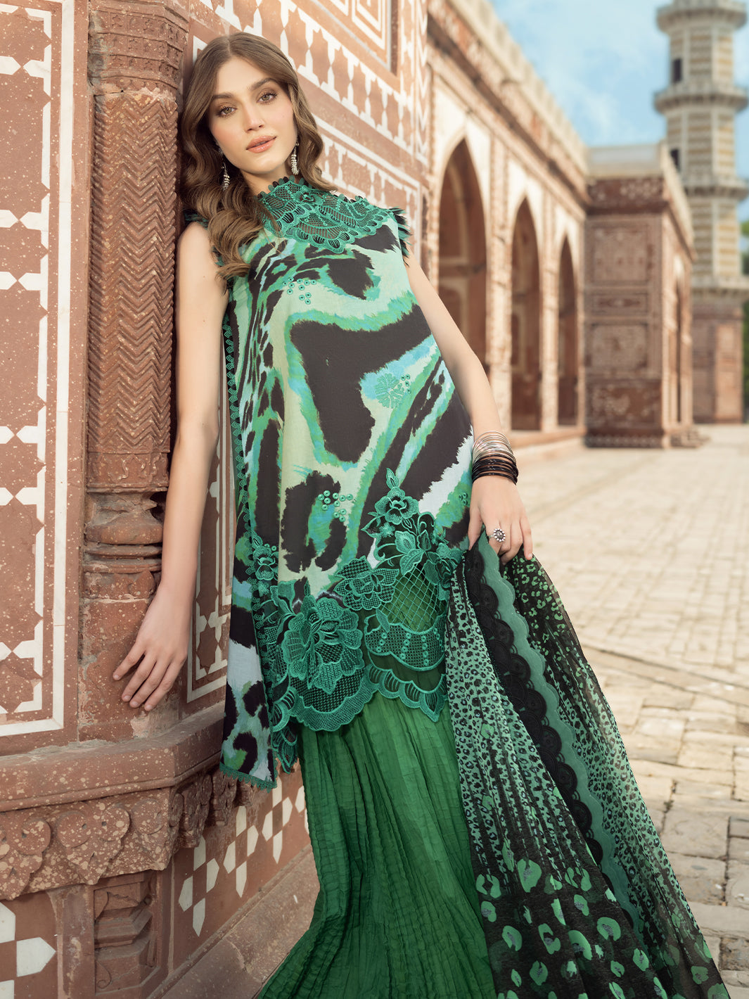 Bin Ilyas | Naqsh Naaz Luxury Lawn 25 | 2086 - A - Official Bin Ilyas stockist in UK - Sakeena London