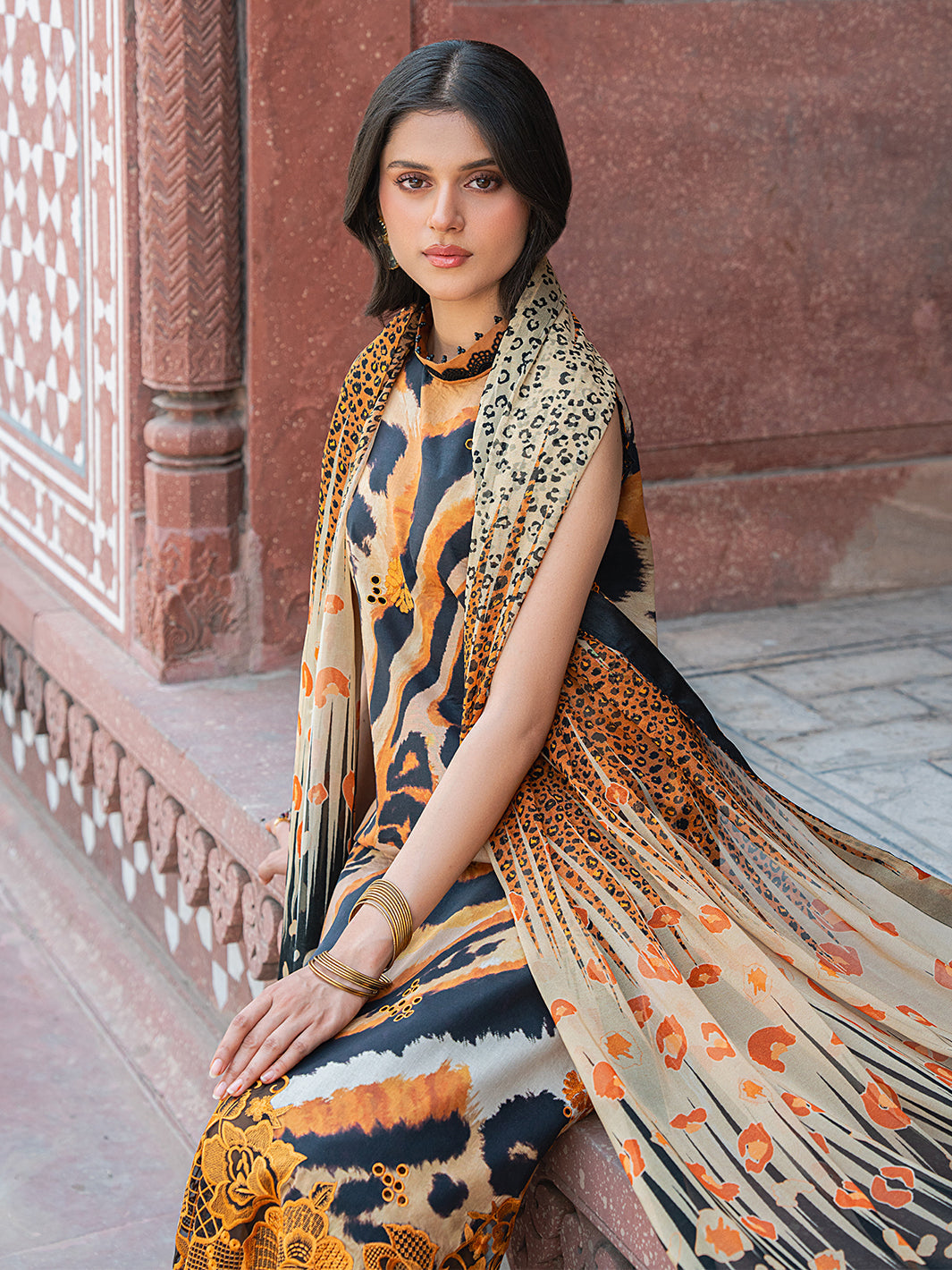 Bin Ilyas | Naqsh Naaz Luxury Lawn 25 | 2086 - B - Official Bin Ilyas stockist in UK - Sakeena London