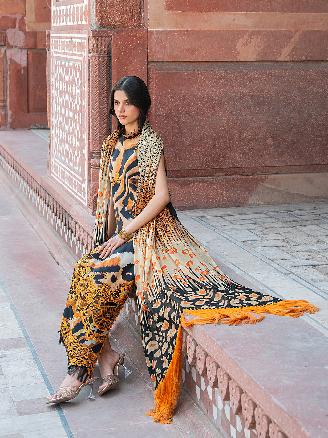 Bin Ilyas | Naqsh Naaz Luxury Lawn 25 | 2086 - B - Official Bin Ilyas stockist in UK - Sakeena London