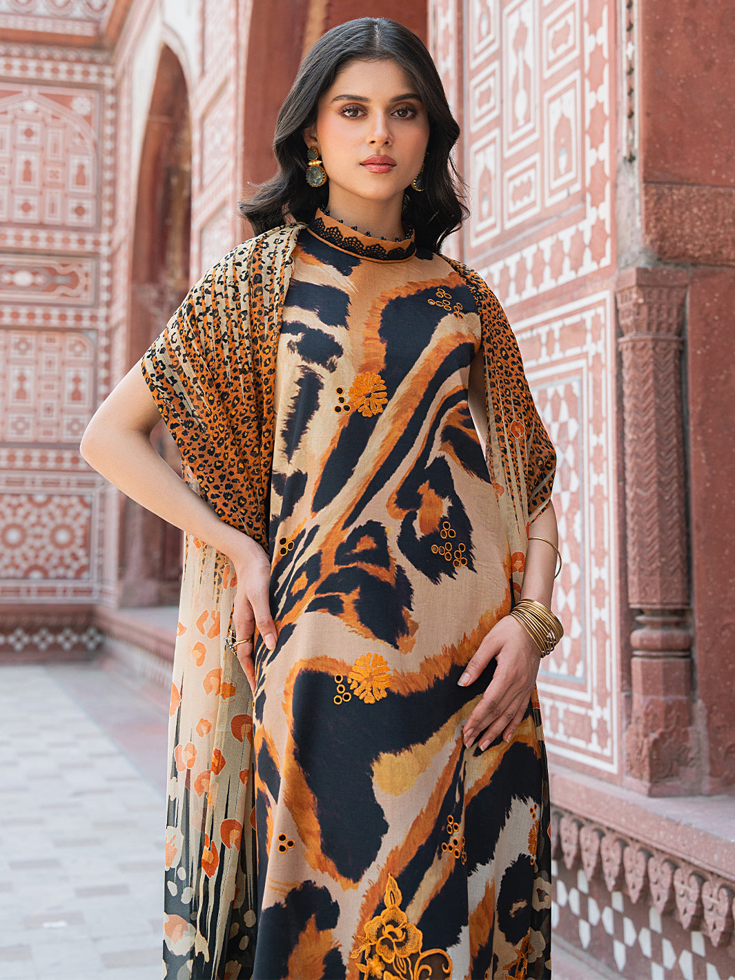 Bin Ilyas | Naqsh Naaz Luxury Lawn 25 | 2086 - B - Official Bin Ilyas stockist in UK - Sakeena London