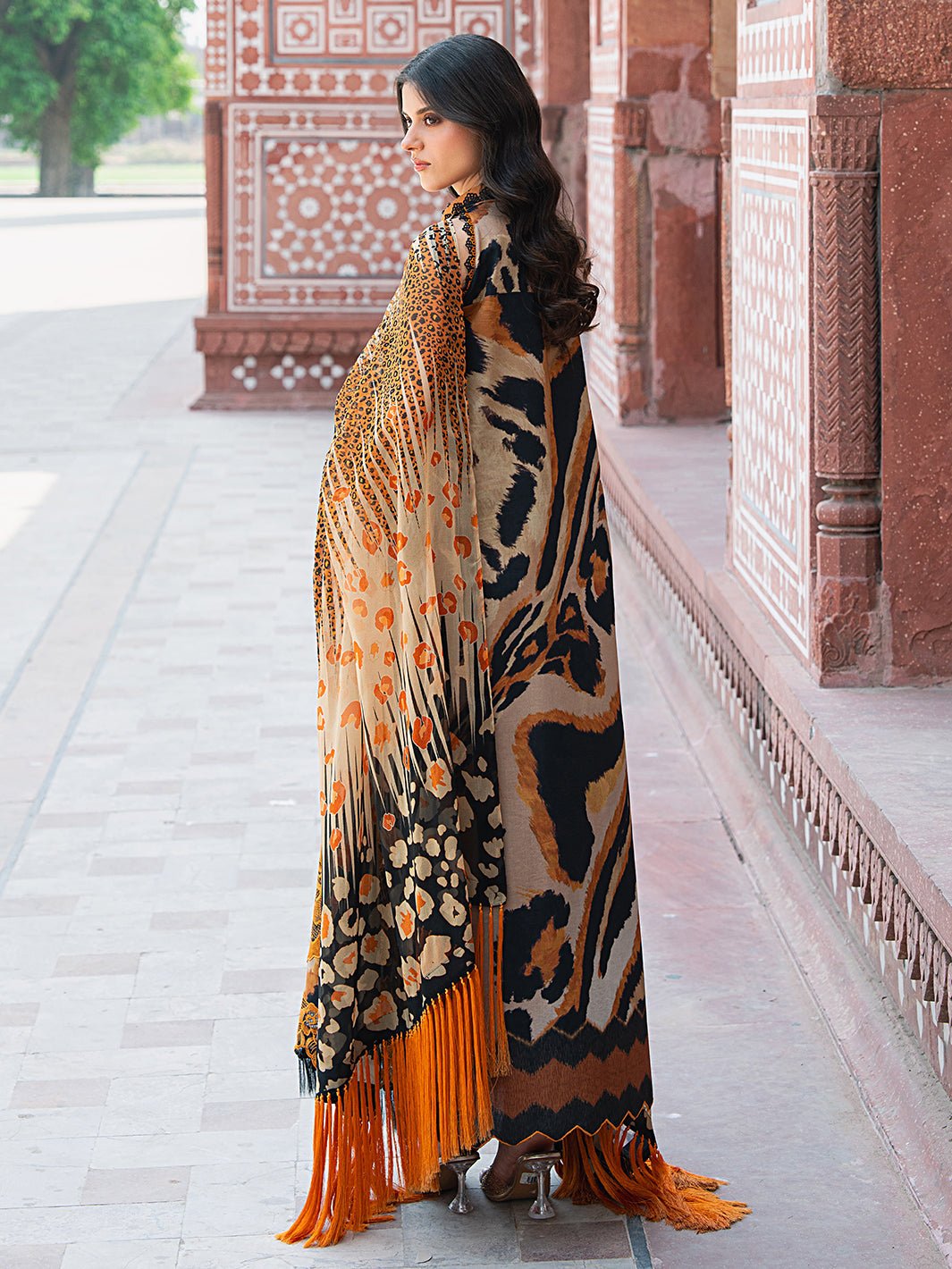 Bin Ilyas | Naqsh Naaz Luxury Lawn 25 | 2086 - B - Official Bin Ilyas stockist in UK - Sakeena London