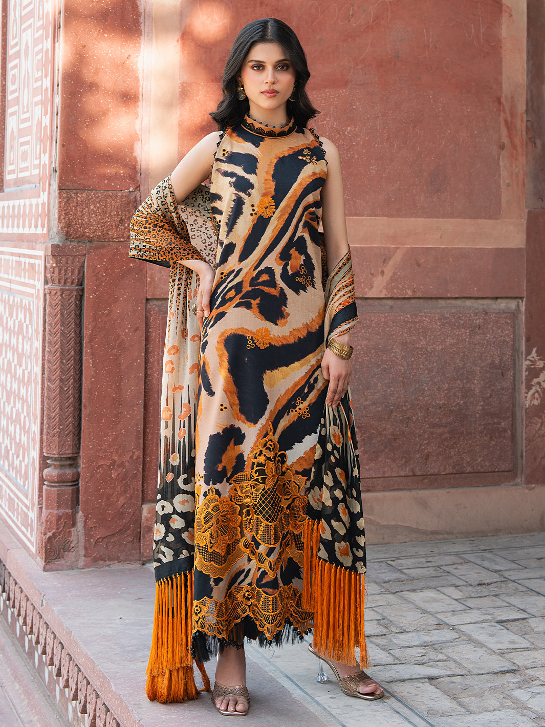 Bin Ilyas | Naqsh Naaz Luxury Lawn 25 | 2086 - B - Official Bin Ilyas stockist in UK - Sakeena London