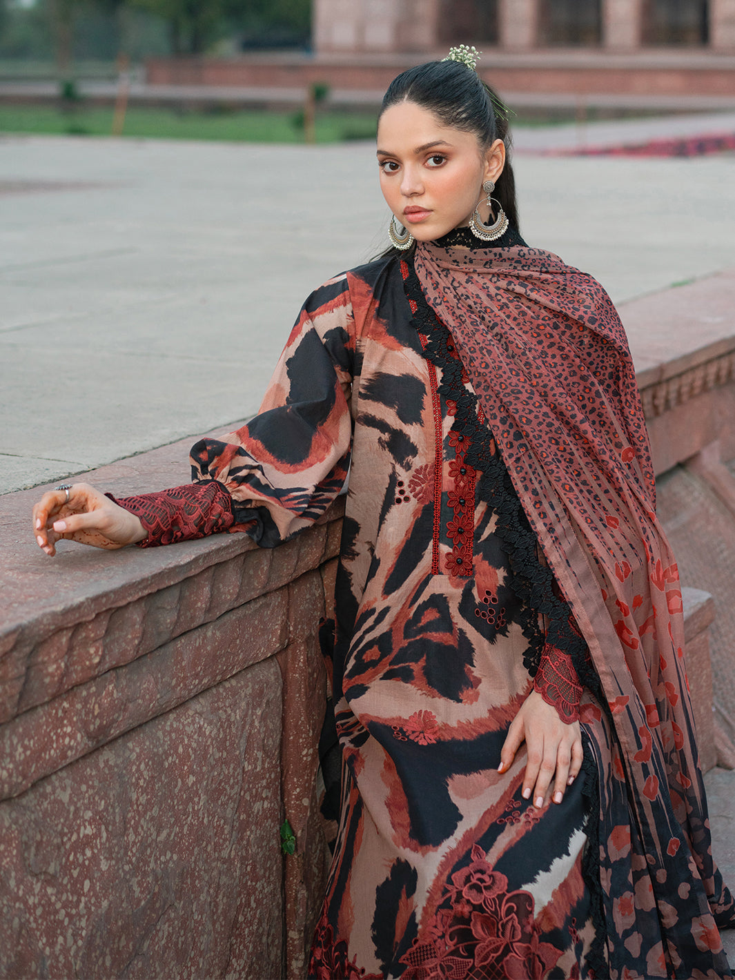Bin Ilyas | Naqsh Naaz Luxury Lawn 25 | 2086 - C - Official Bin Ilyas stockist in UK - Sakeena London