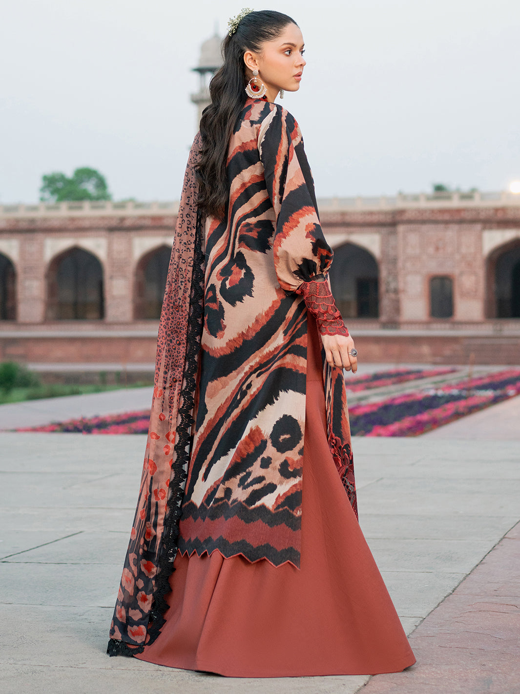Bin Ilyas | Naqsh Naaz Luxury Lawn 25 | 2086 - C - Official Bin Ilyas stockist in UK - Sakeena London