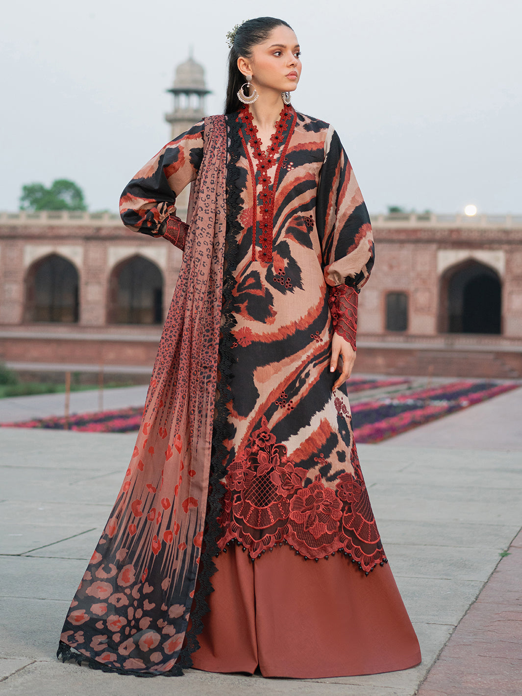 Bin Ilyas | Naqsh Naaz Luxury Lawn 25 | 2086 - C - Official Bin Ilyas stockist in UK - Sakeena London