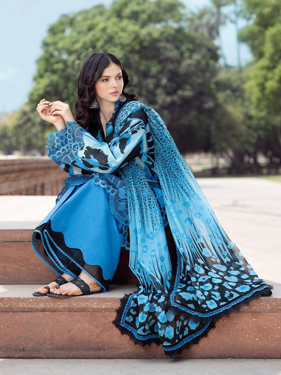 Bin Ilyas | Naqsh Naaz Luxury Lawn 25 | 2086 - D - Official Bin Ilyas stockist in UK - Sakeena London