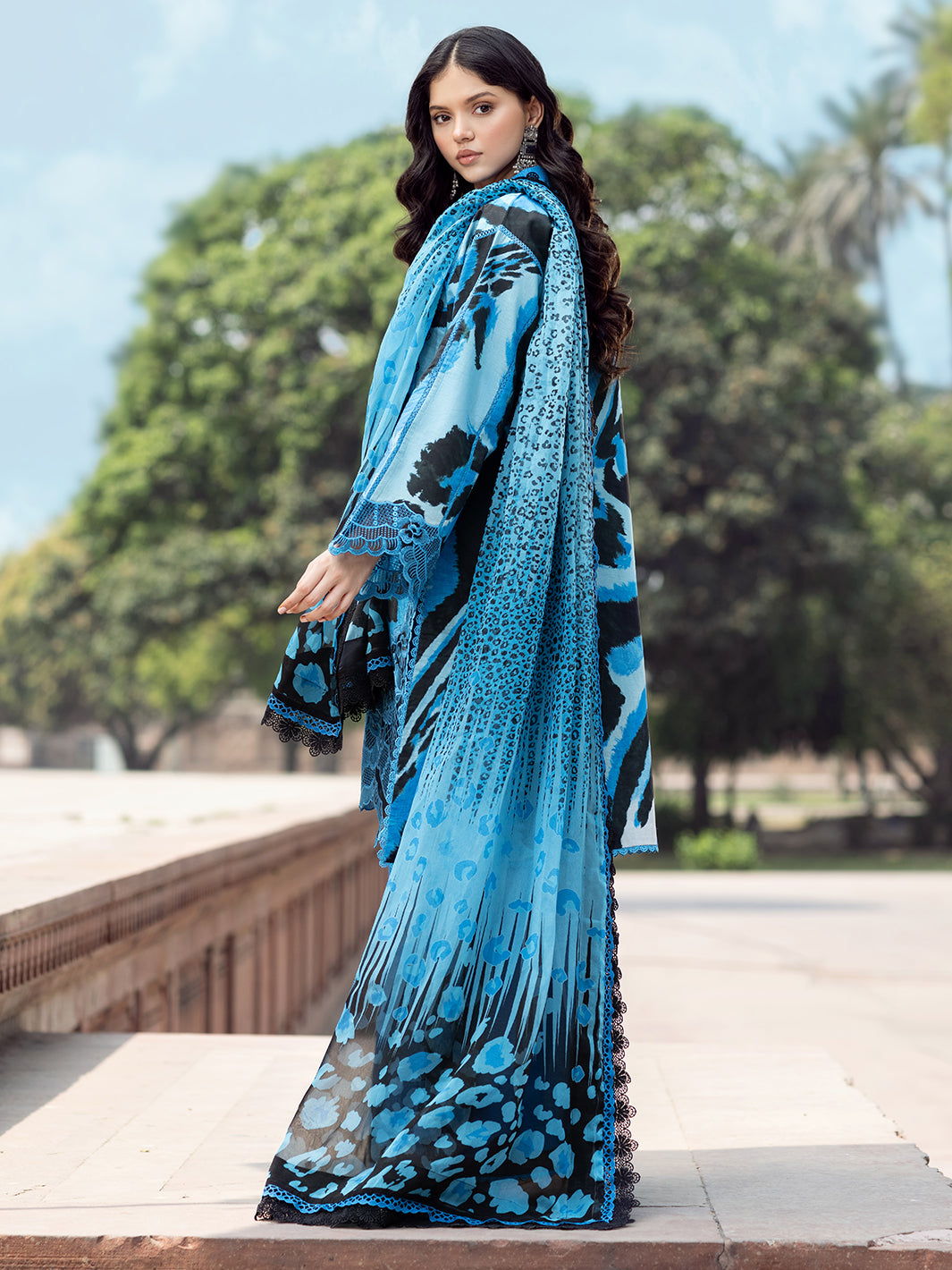Bin Ilyas | Naqsh Naaz Luxury Lawn 25 | 2086 - D - Official Bin Ilyas stockist in UK - Sakeena London