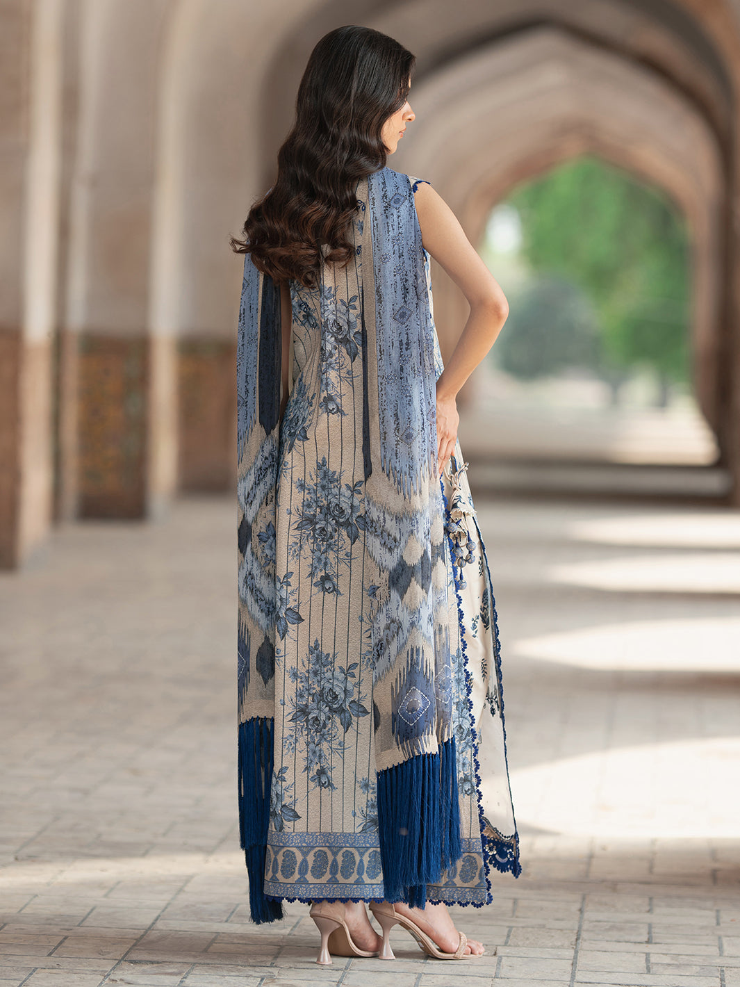 Bin Ilyas | Naqsh Naaz Luxury Lawn 25 | 2087 - A - Official Bin Ilyas stockist in UK - Sakeena London