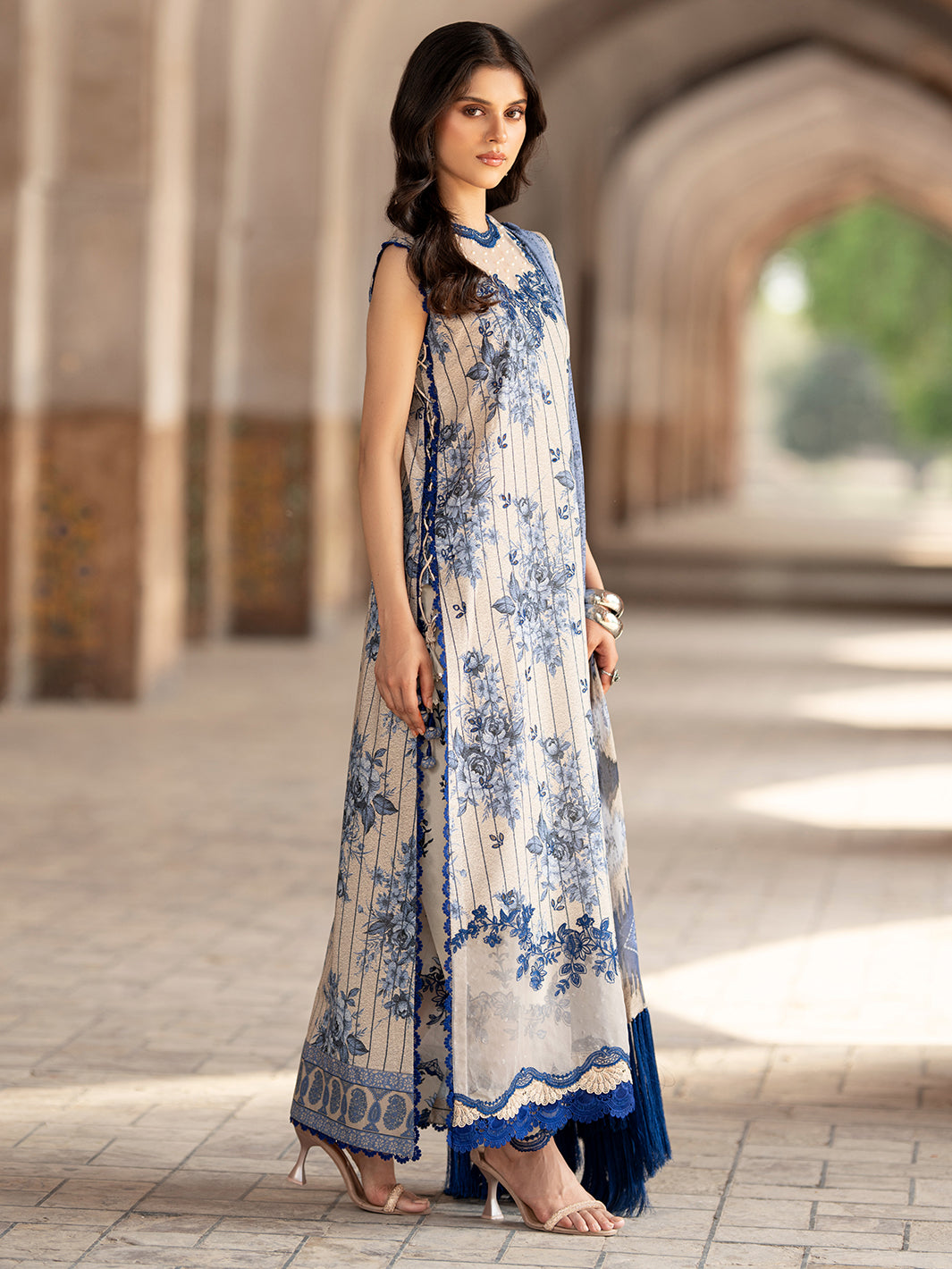 Bin Ilyas | Naqsh Naaz Luxury Lawn 25 | 2087 - A - Official Bin Ilyas stockist in UK - Sakeena London