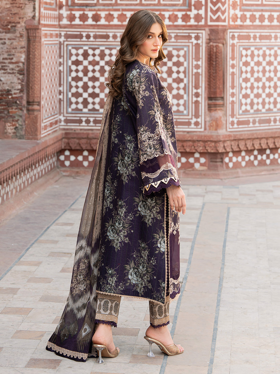 Bin Ilyas | Naqsh Naaz Luxury Lawn 25 | 2087 - B - Official Bin Ilyas stockist in UK - Sakeena London