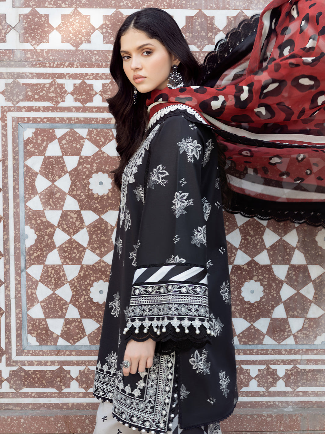 Bin Ilyas | Naqsh Naaz Luxury Lawn 25 | 2088 - A - Official Bin Ilyas stockist in UK - Sakeena London
