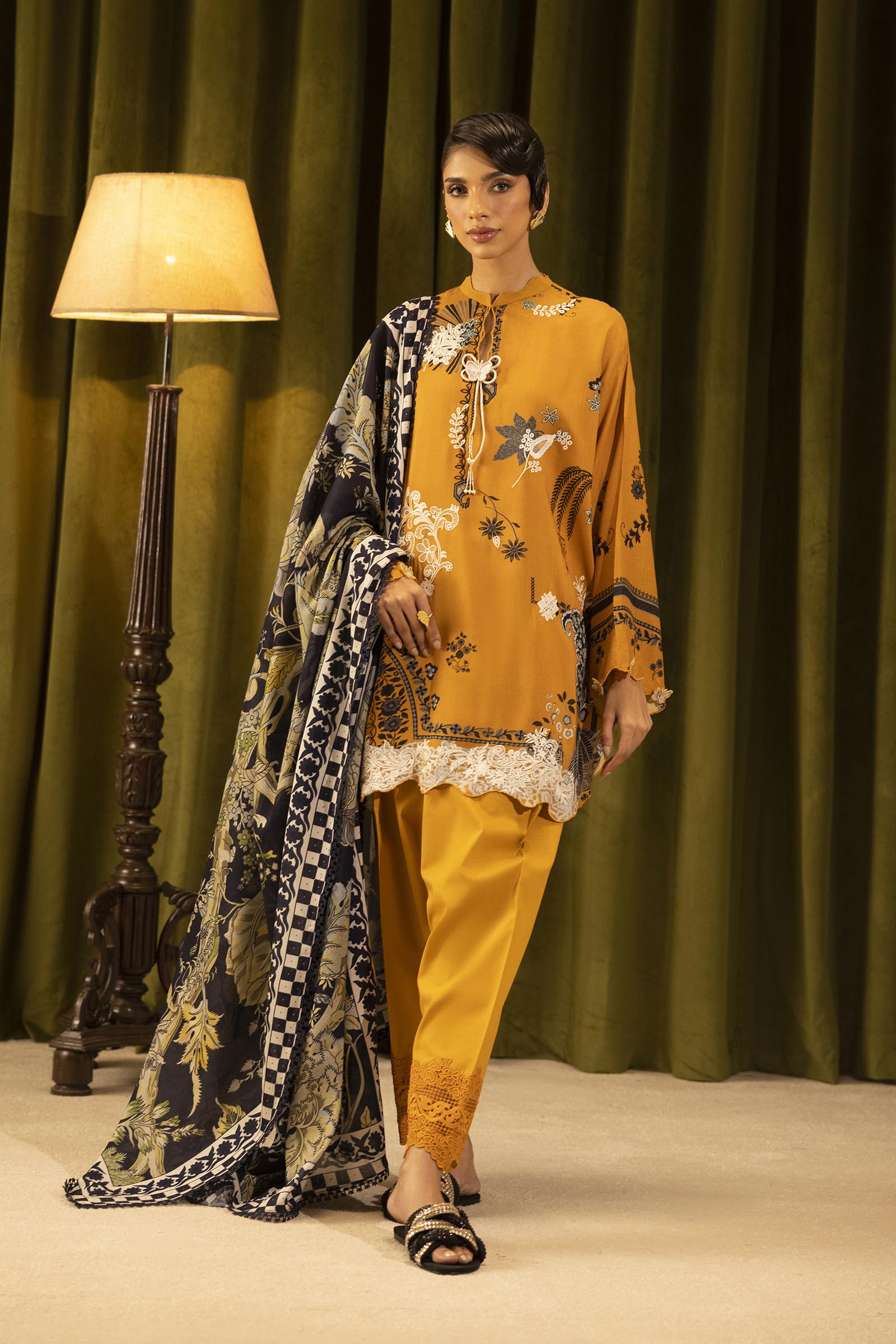 Sana Safinaz | Muzlin Winter 25 | 020A - Official Sana Safinaz stockist in UK - Sakeena London