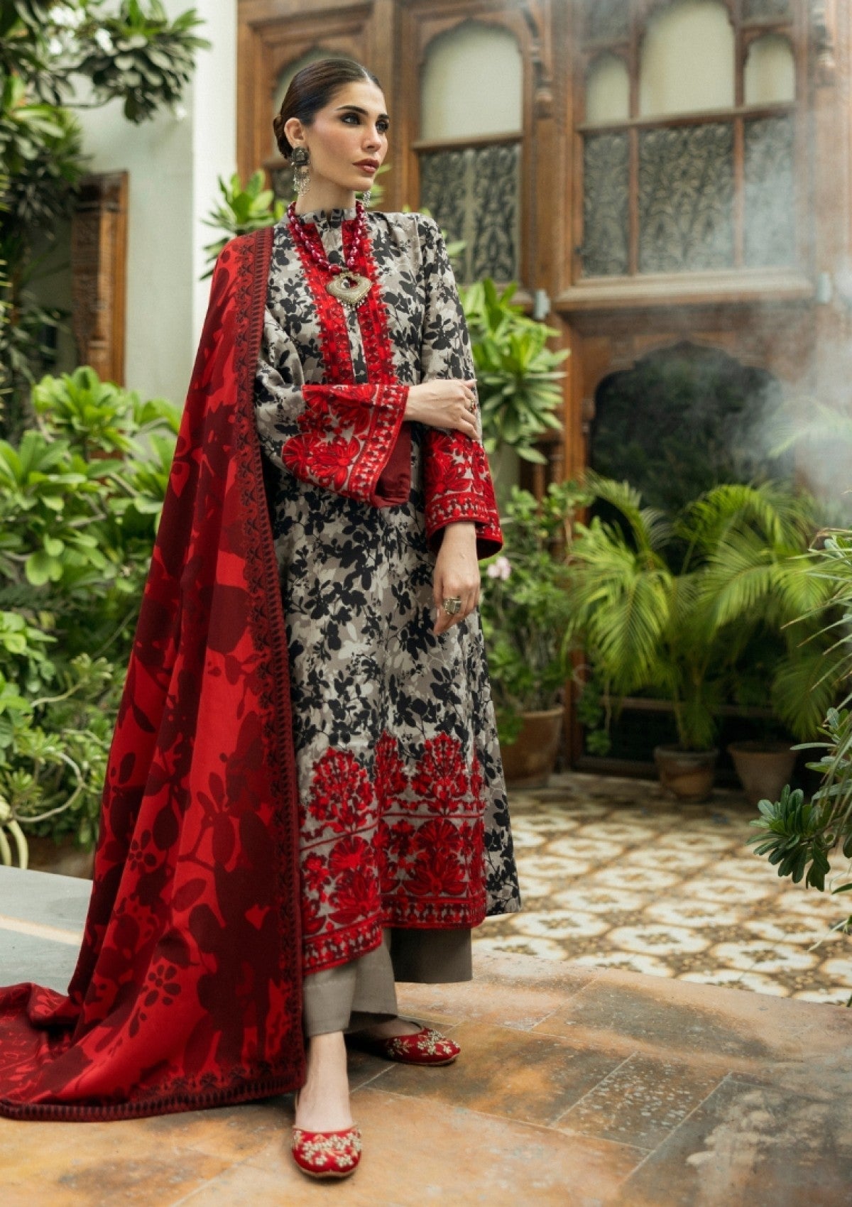 Winter Collection - Zainab Chottani - Winter Shawls 24 - ZC#04 - Zemestan
