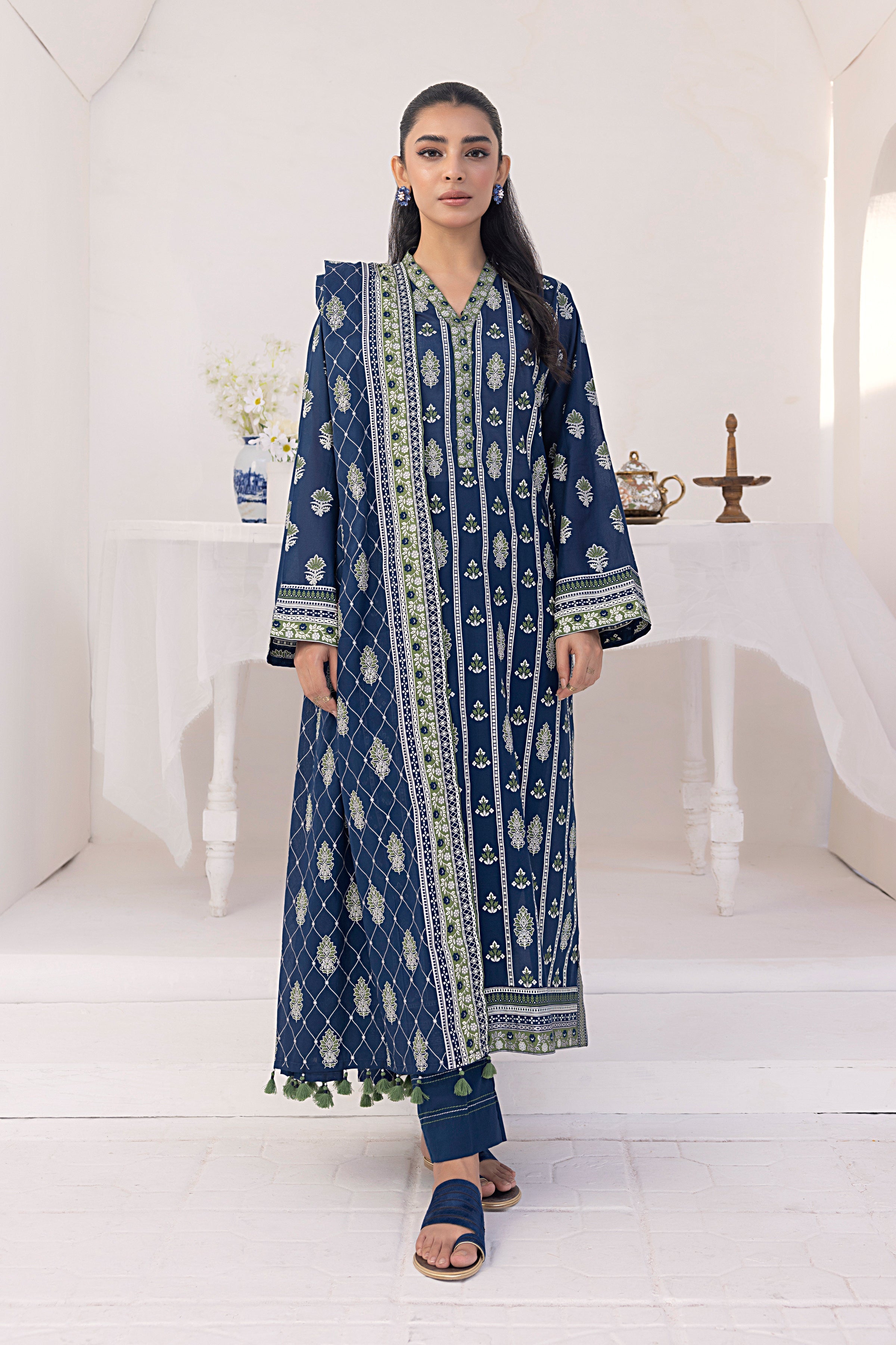 LSM | Winter Marina 24 | 0053 - Official LSM stockist in UK - Sakeena London