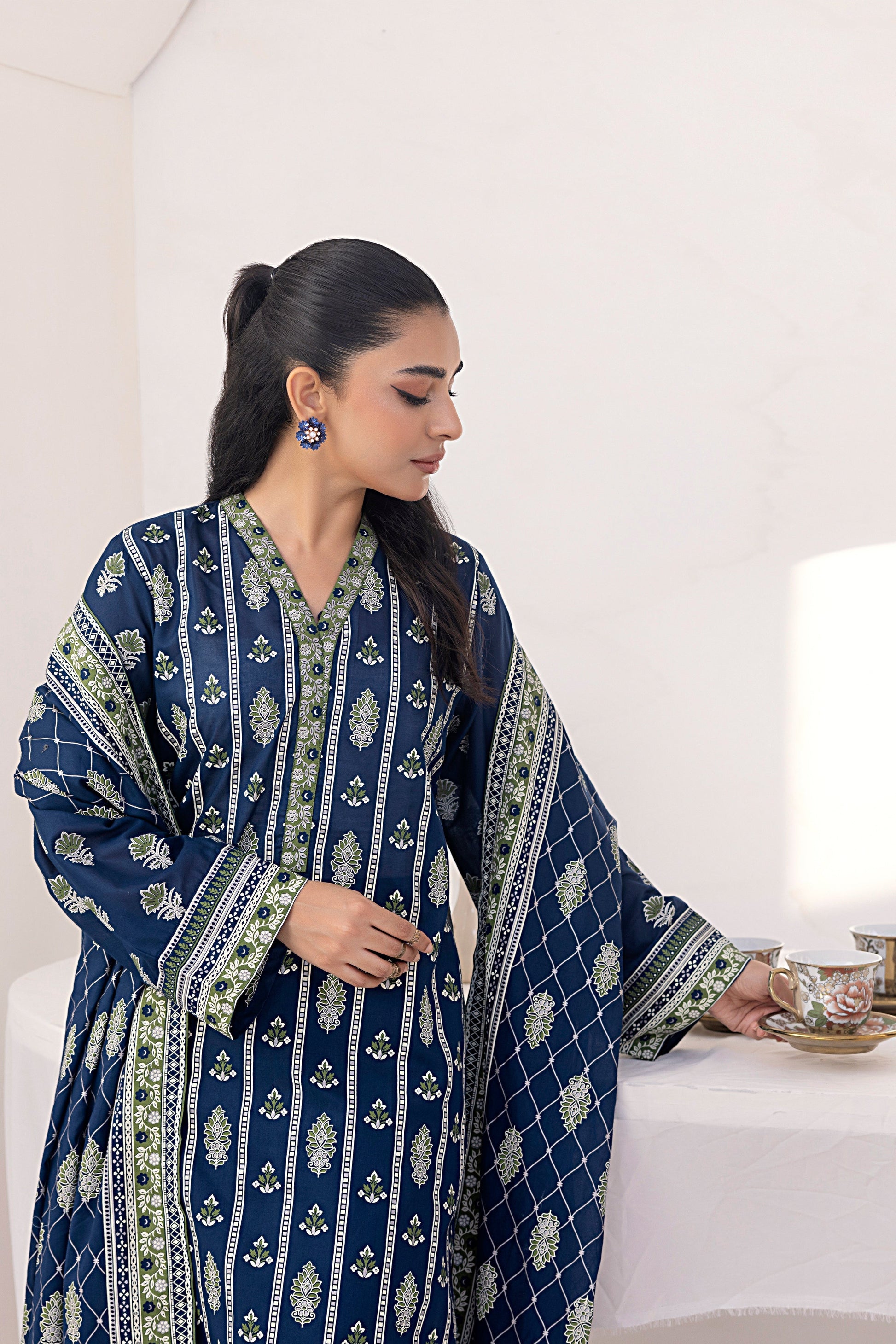 LSM | Winter Marina 24 | 0053 - Official LSM stockist in UK - Sakeena London