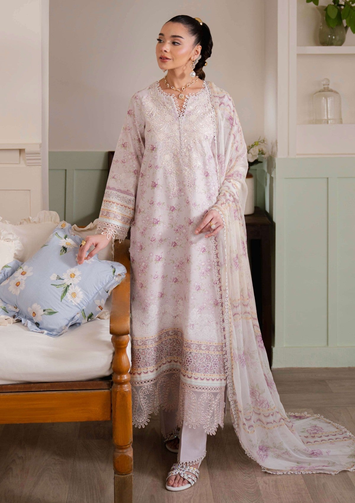 Lawn - Neeshay - Summer Lines 25 - Vol II - LILAC MIST