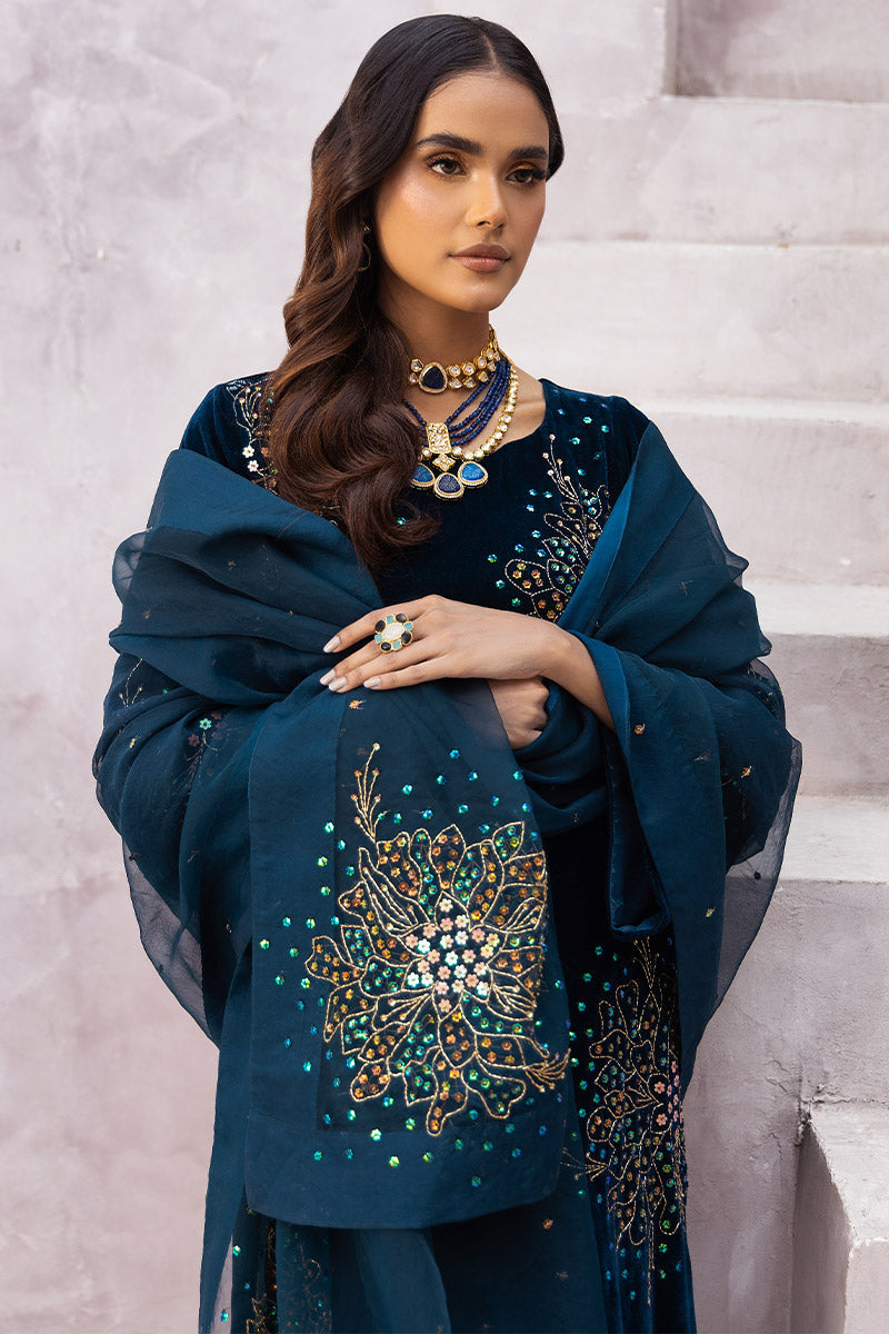 Chic Ophicial | Velveteen Luxury Fall Collection | Zaira - Official Chic Ophicial stockist in UK - Sakeena London