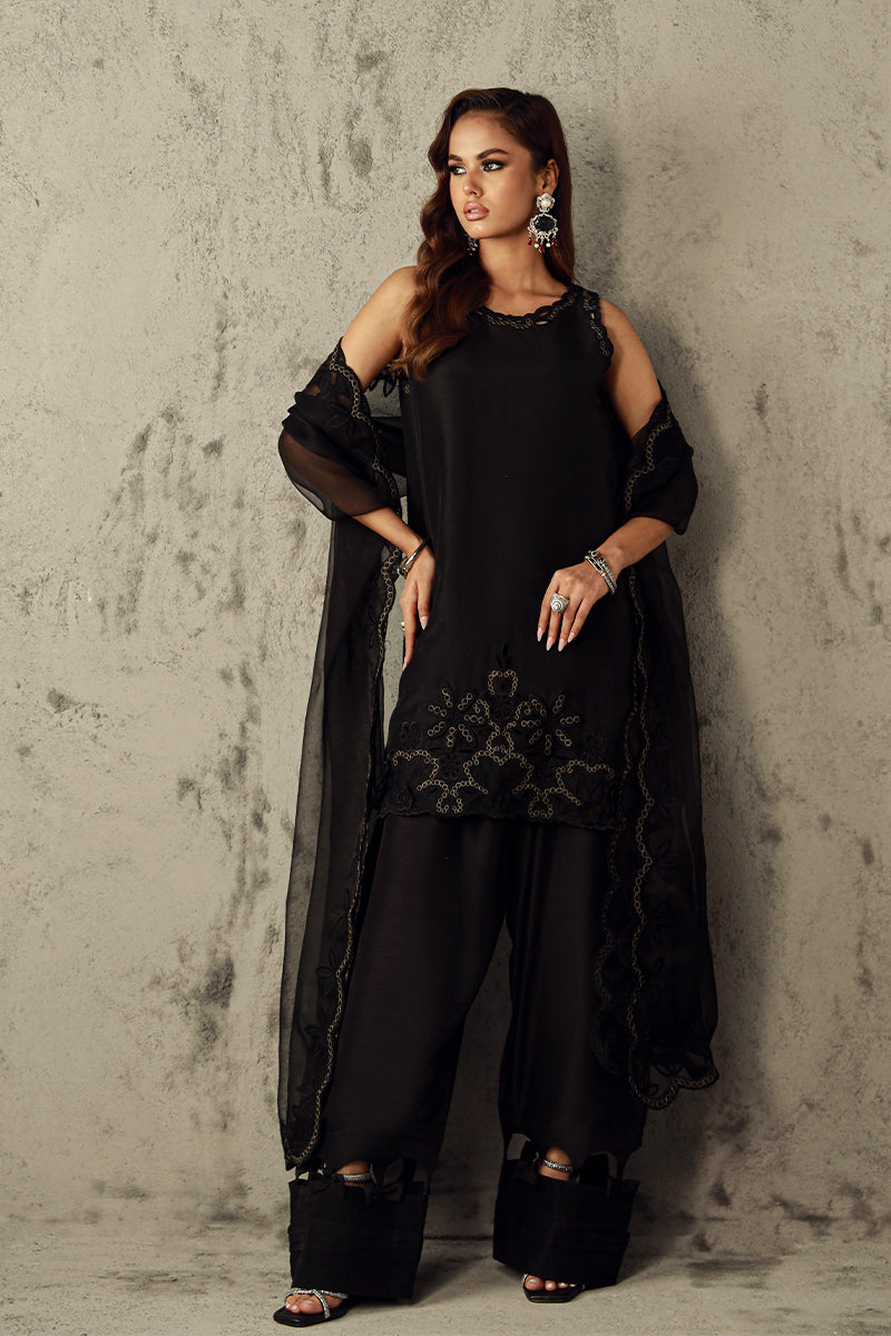 Wardha Saleem | Luxury Pret Fusion Wear | RULA - Official Wardha Saleem stockist in UK - Sakeena London