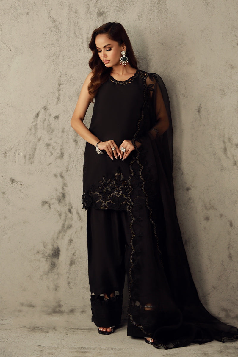 Wardha Saleem | Luxury Pret Fusion Wear | RULA - Official Wardha Saleem stockist in UK - Sakeena London