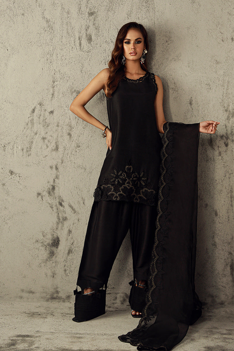Wardha Saleem | Luxury Pret Fusion Wear | RULA - Official Wardha Saleem stockist in UK - Sakeena London
