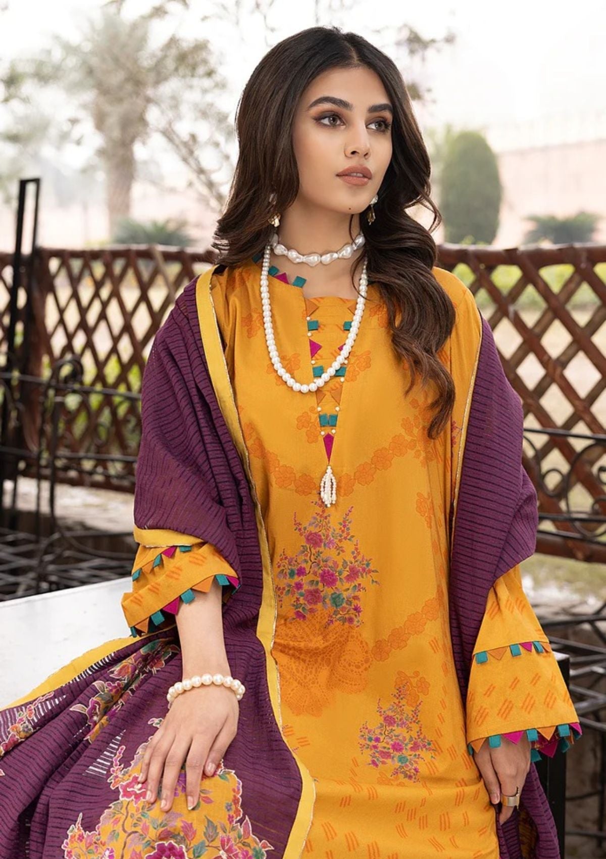 Lawn Collection - Charizma - Beyond Casuals - Melody - V01 - CPE#4
