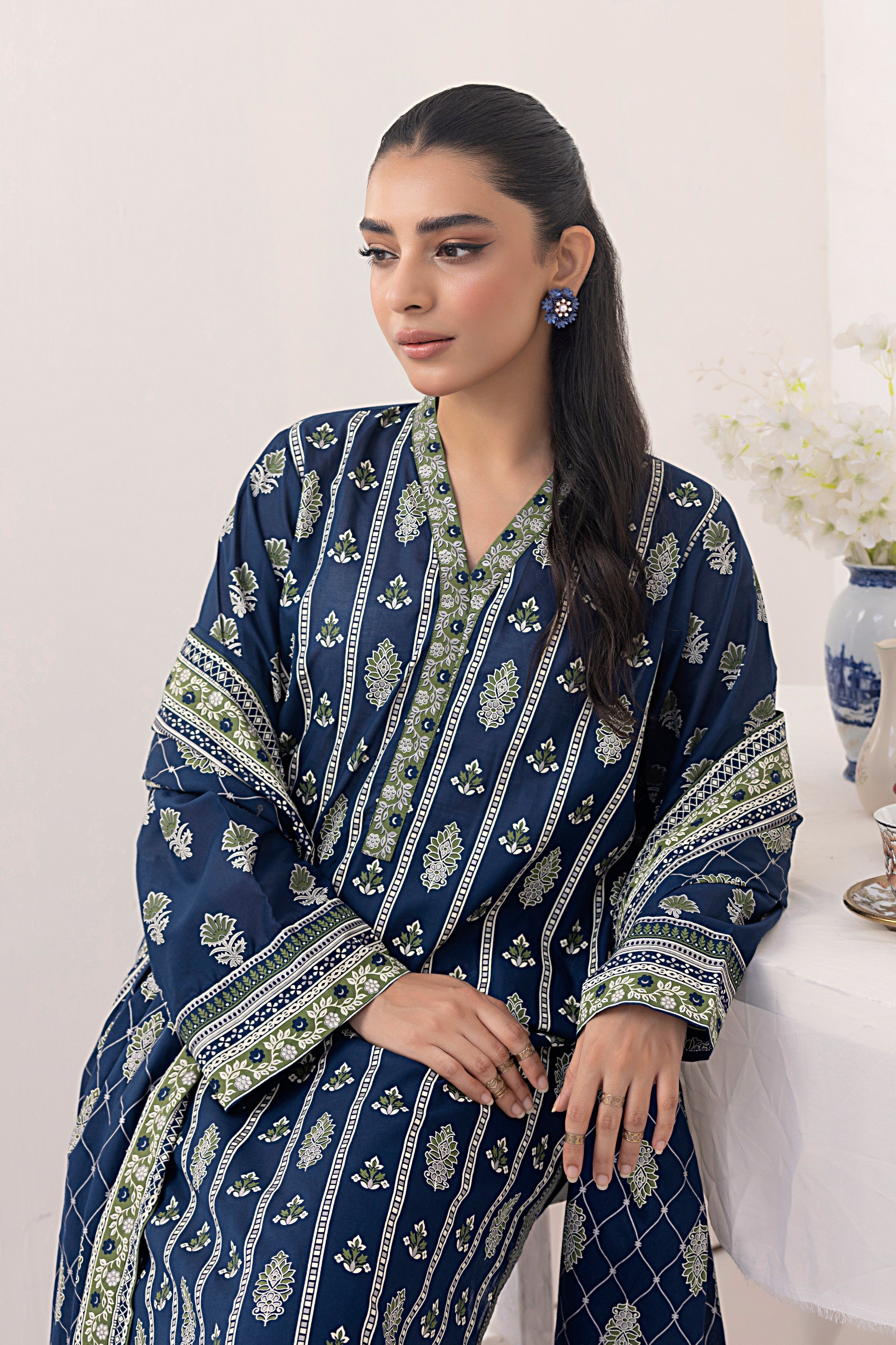 LSM | Winter Marina 24 | 0053 - Official LSM stockist in UK - Sakeena London