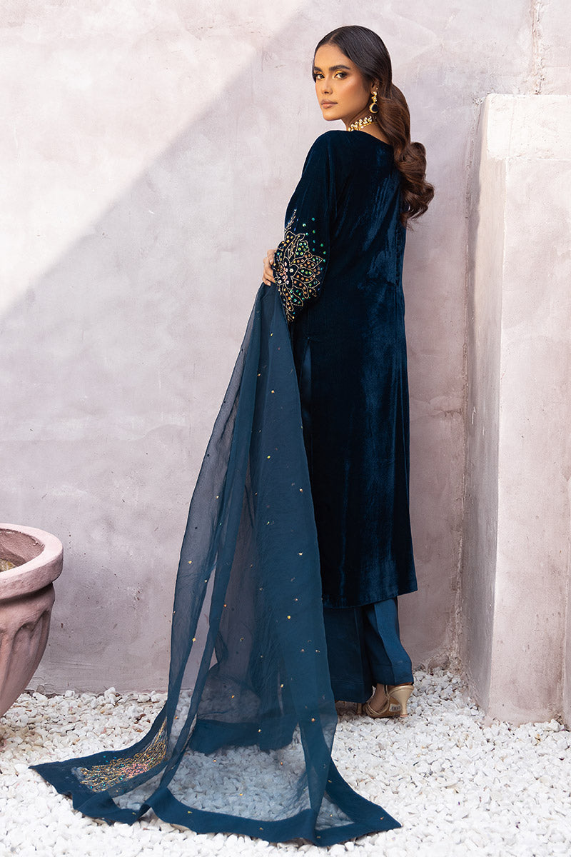 Chic Ophicial | Velveteen Luxury Fall Collection | Zaira - Official Chic Ophicial stockist in UK - Sakeena London