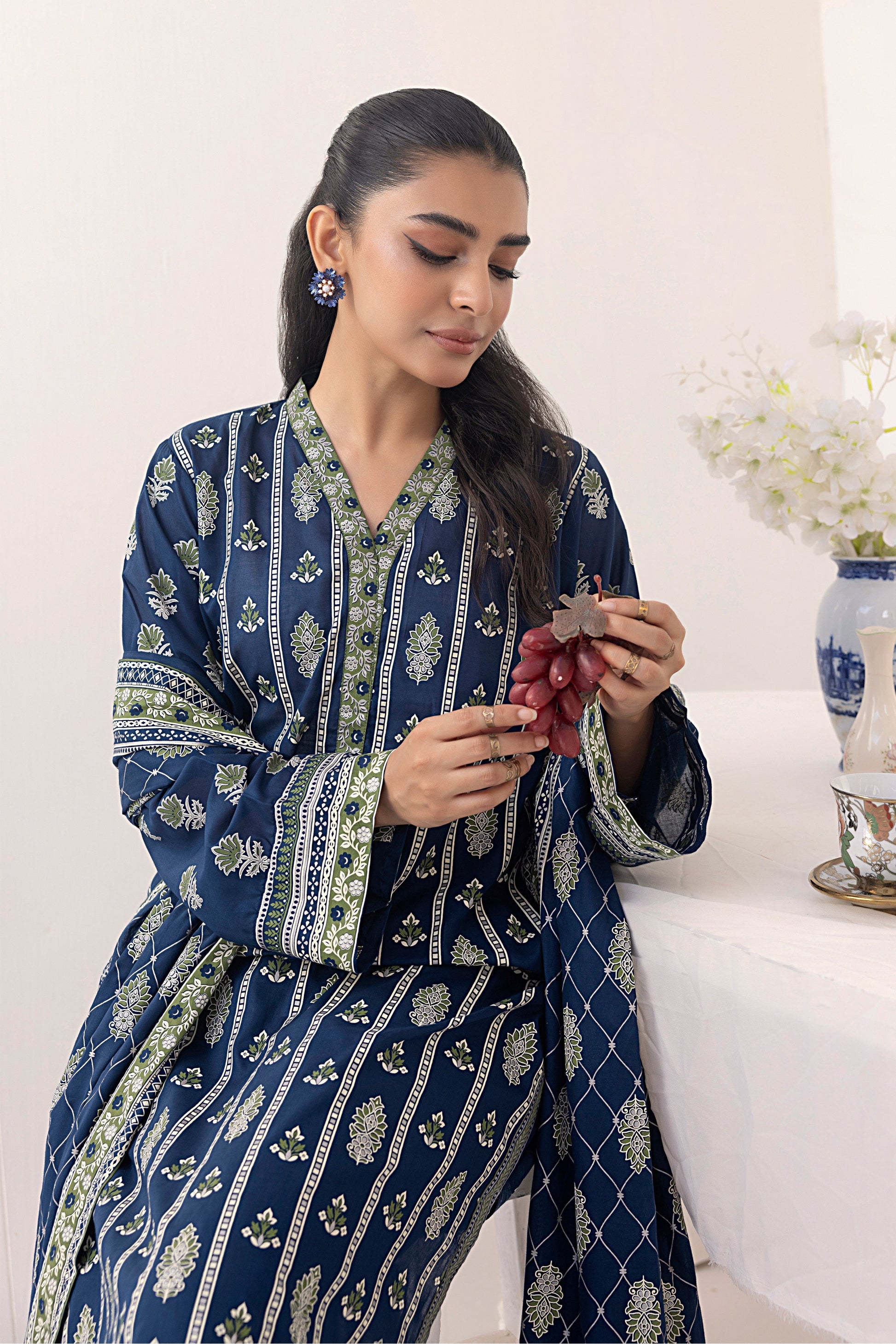 LSM | Winter Marina 24 | 0053 - Official LSM stockist in UK - Sakeena London