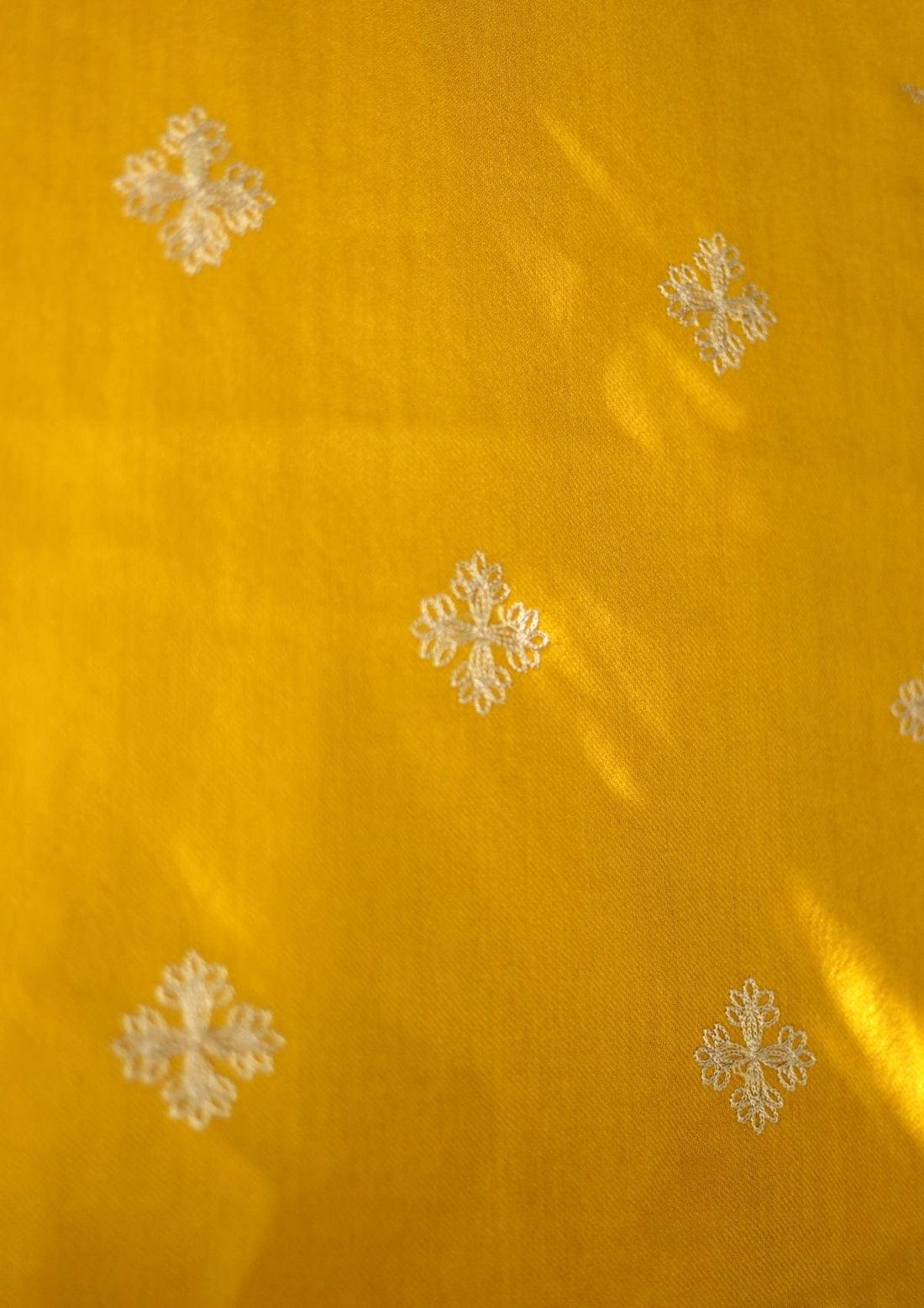 Ari Work Wool Shawl D - 03 - Mustard