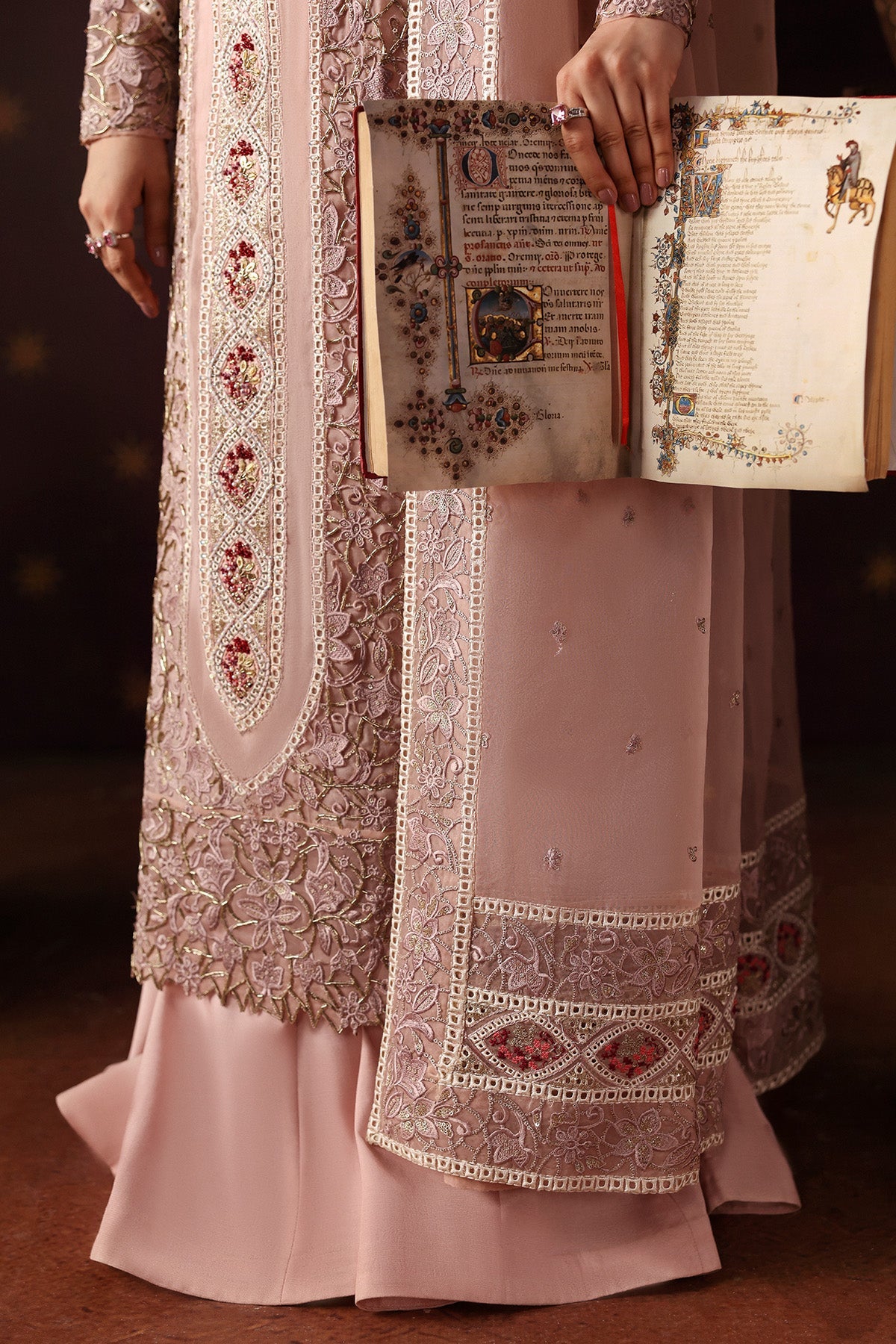 Afrozeh | La Fuchsia '26 | Hermit