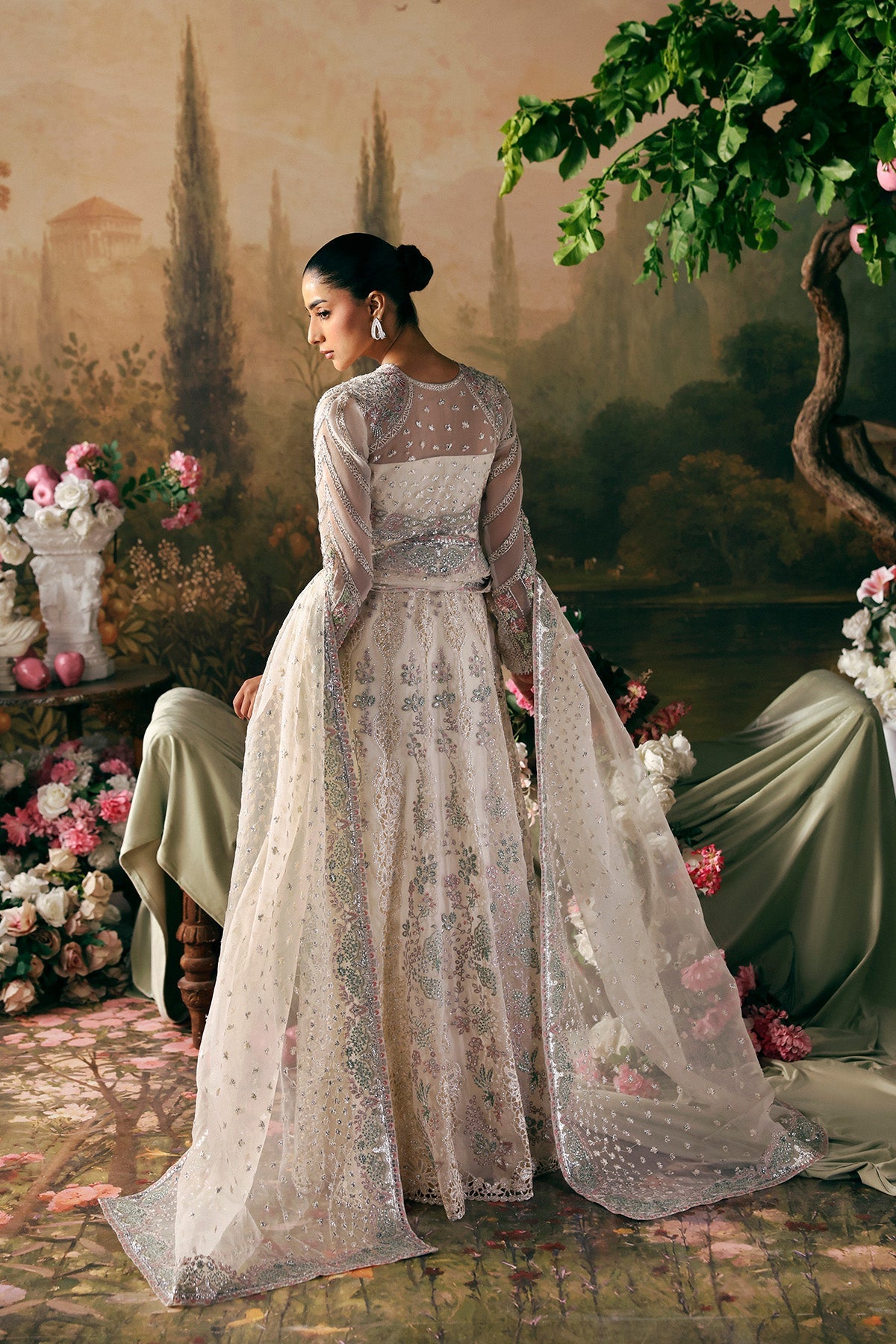 Afrozeh | La Fuchsia '26 | Queen