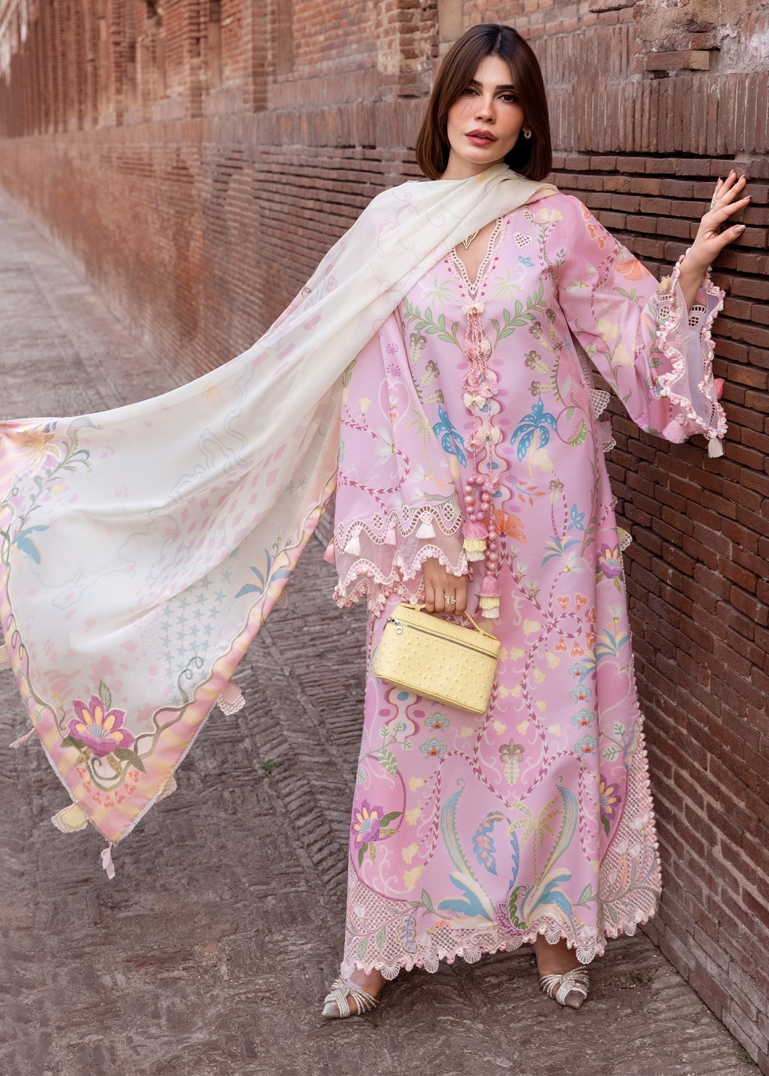 Crimson | flow lawn 26 | OUT OF MANY HEARTS - D6A