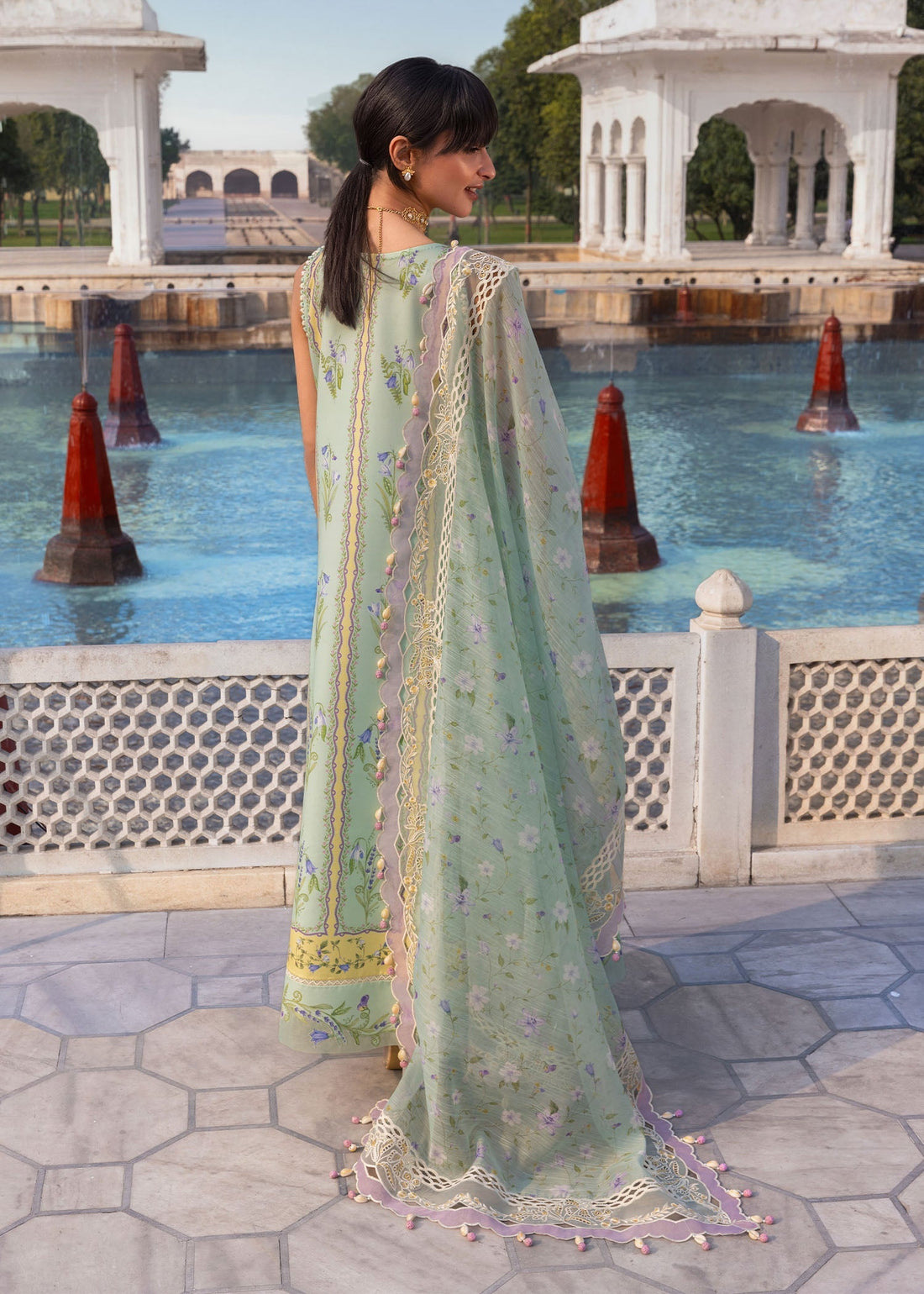 Crimson | flow lawn 26 | SUN-KISSED LETTER-D9B