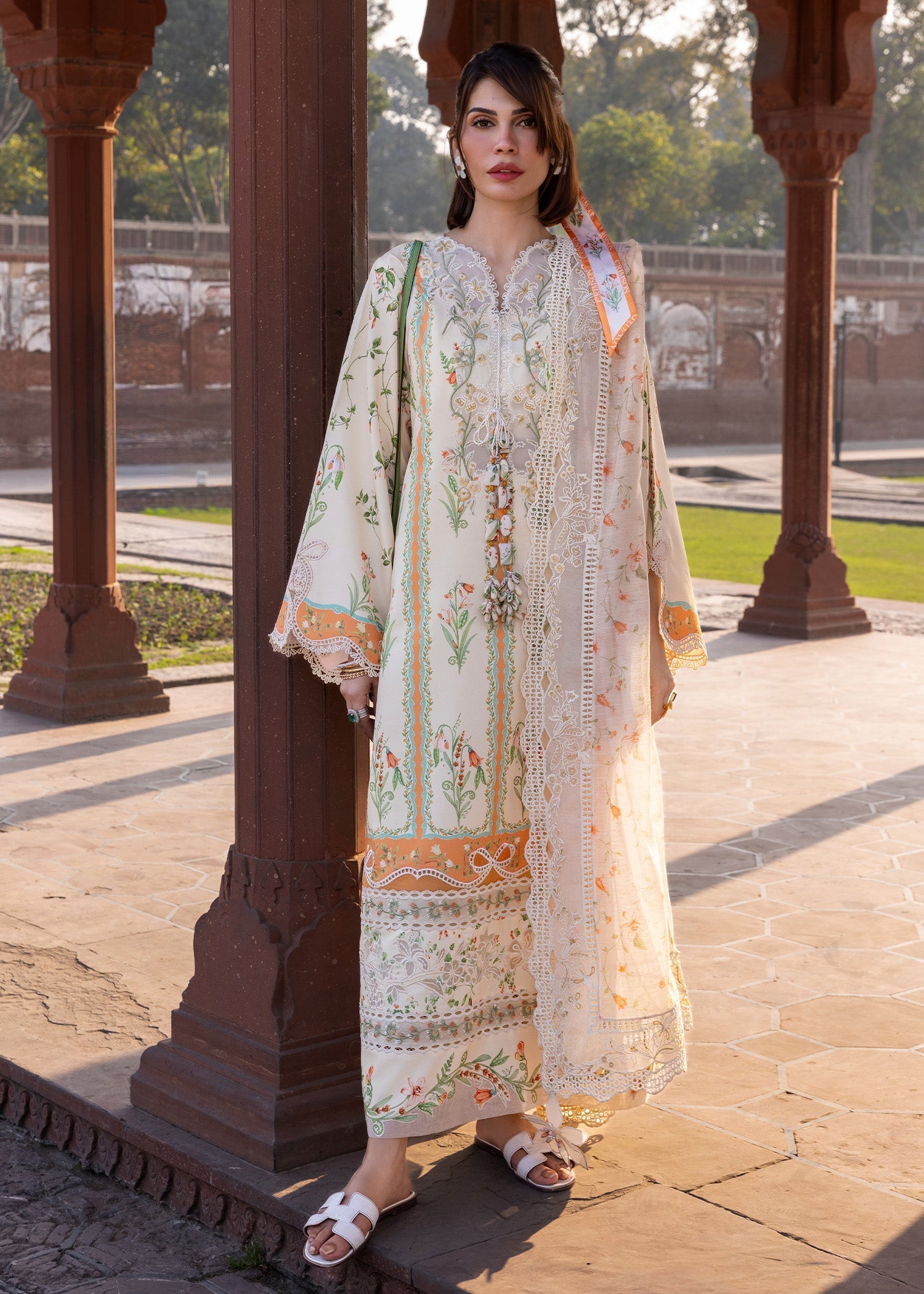 Crimson | flow lawn 26 | SUN-KISSED LETTER-D9A